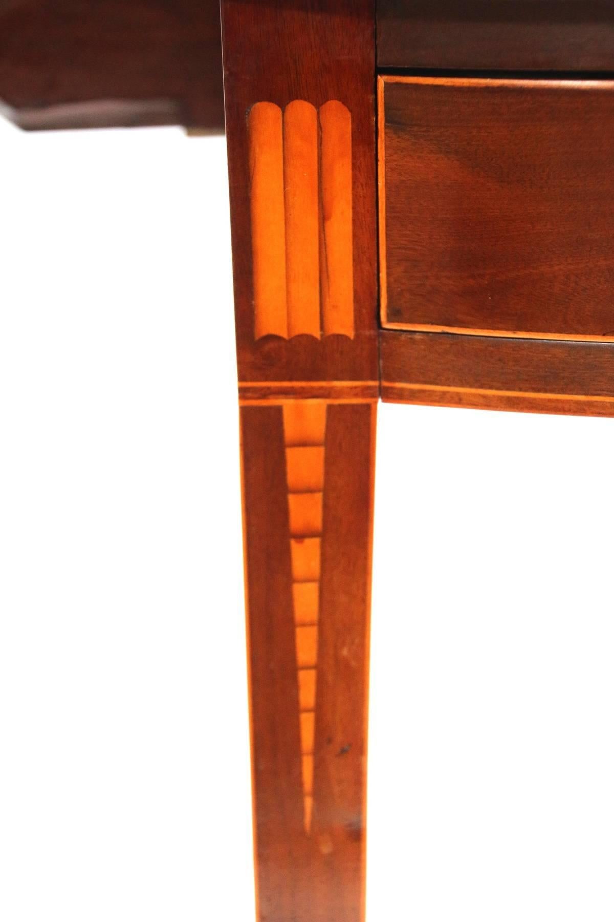 Early 19th Century Connecticut Mahogany Pembroke Table For Sale 2