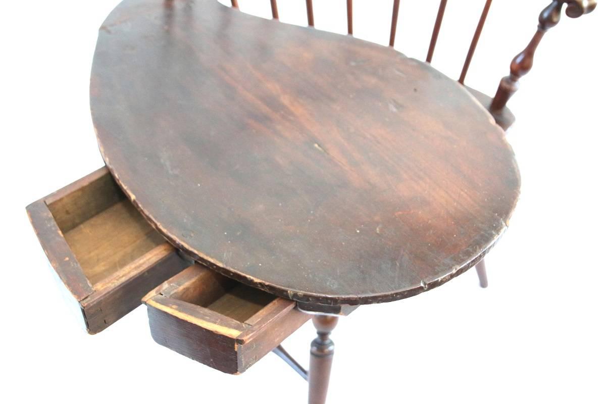 American 18th Century New York Comb Back Writing Arm Windsor Chair For Sale