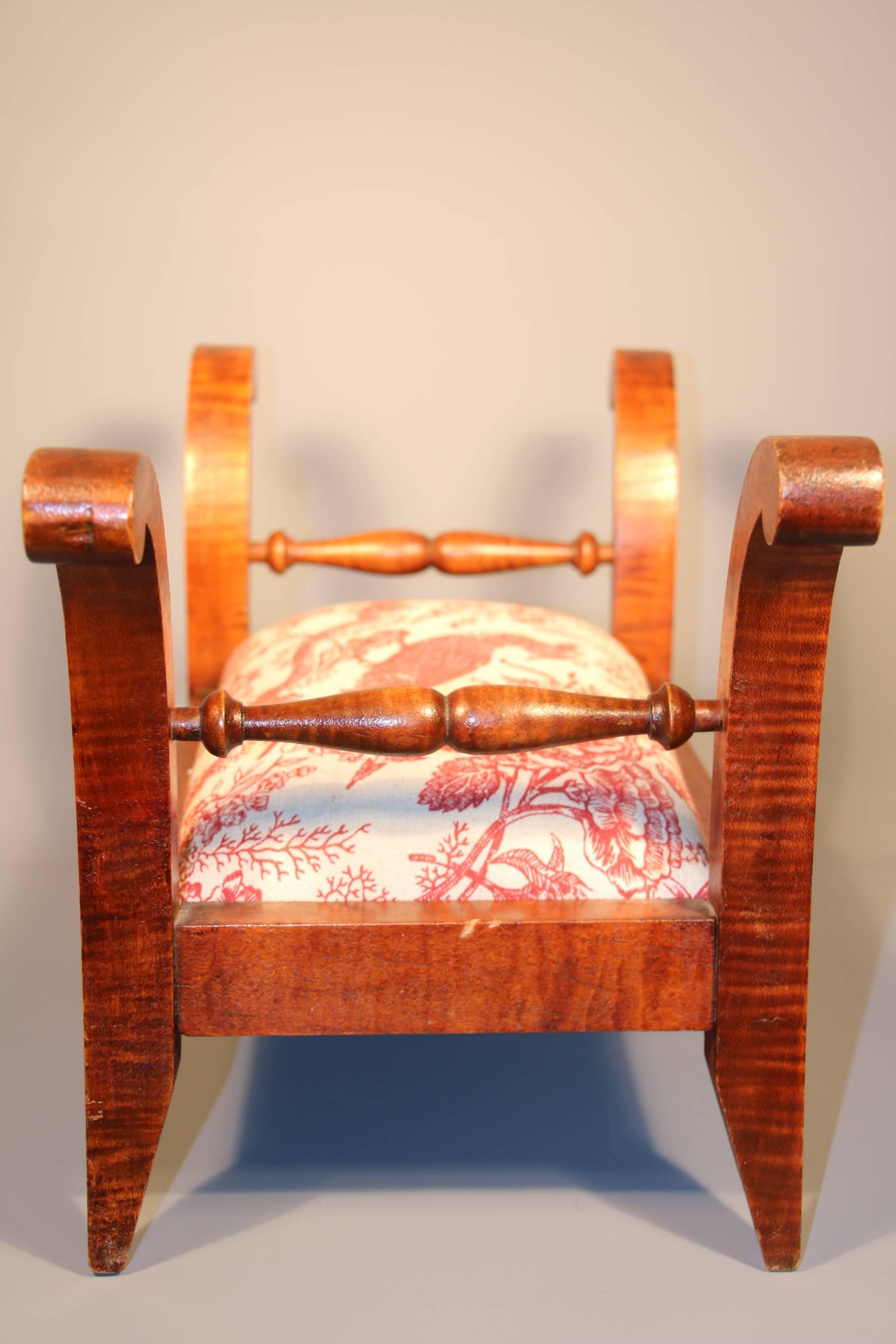 19th Century Tiger Maple Footstool with Toile Upholstery In Excellent Condition In Woodbury, CT