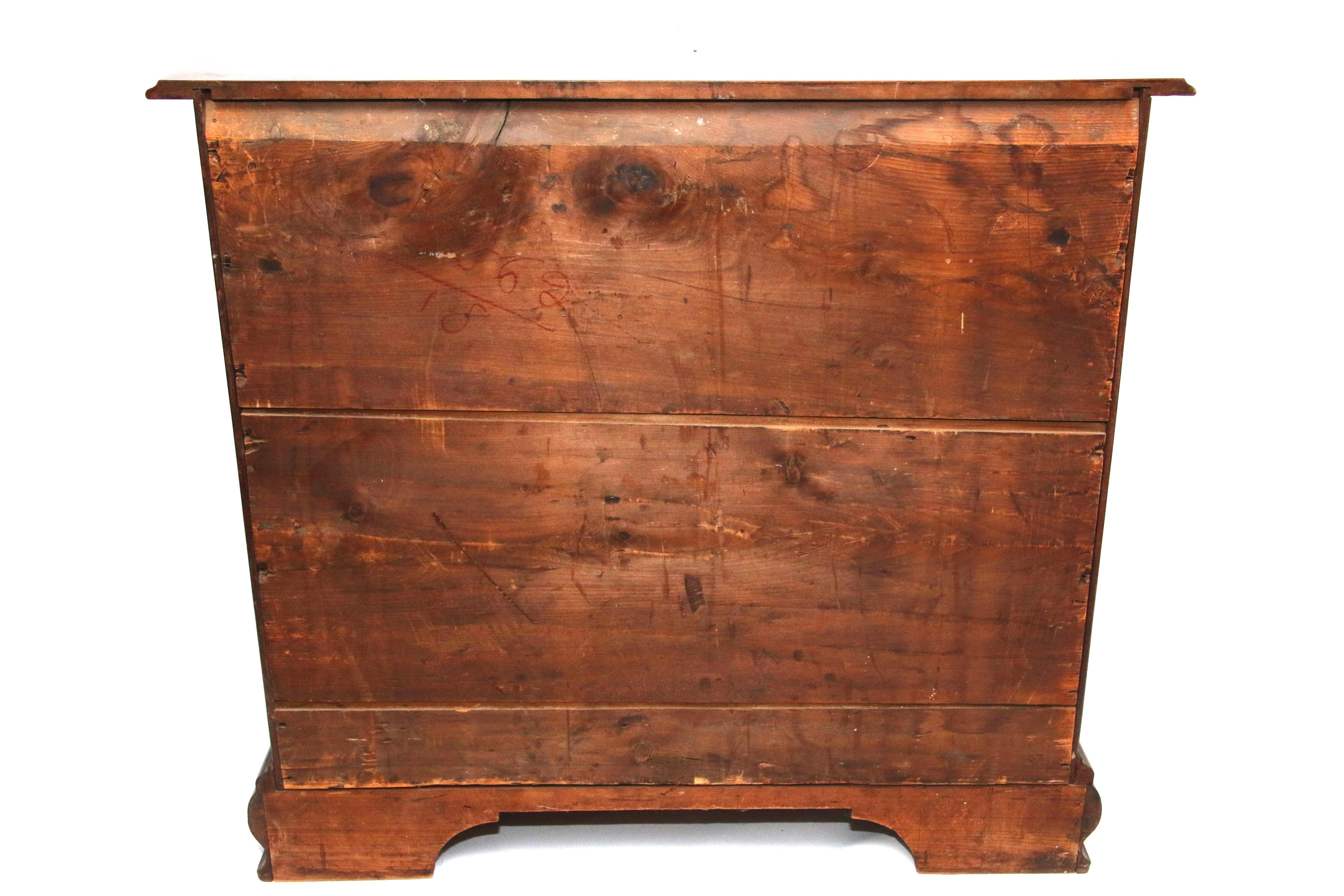 19th Century New England Chippendale Cherry Oxbow Chest of Drawers 2