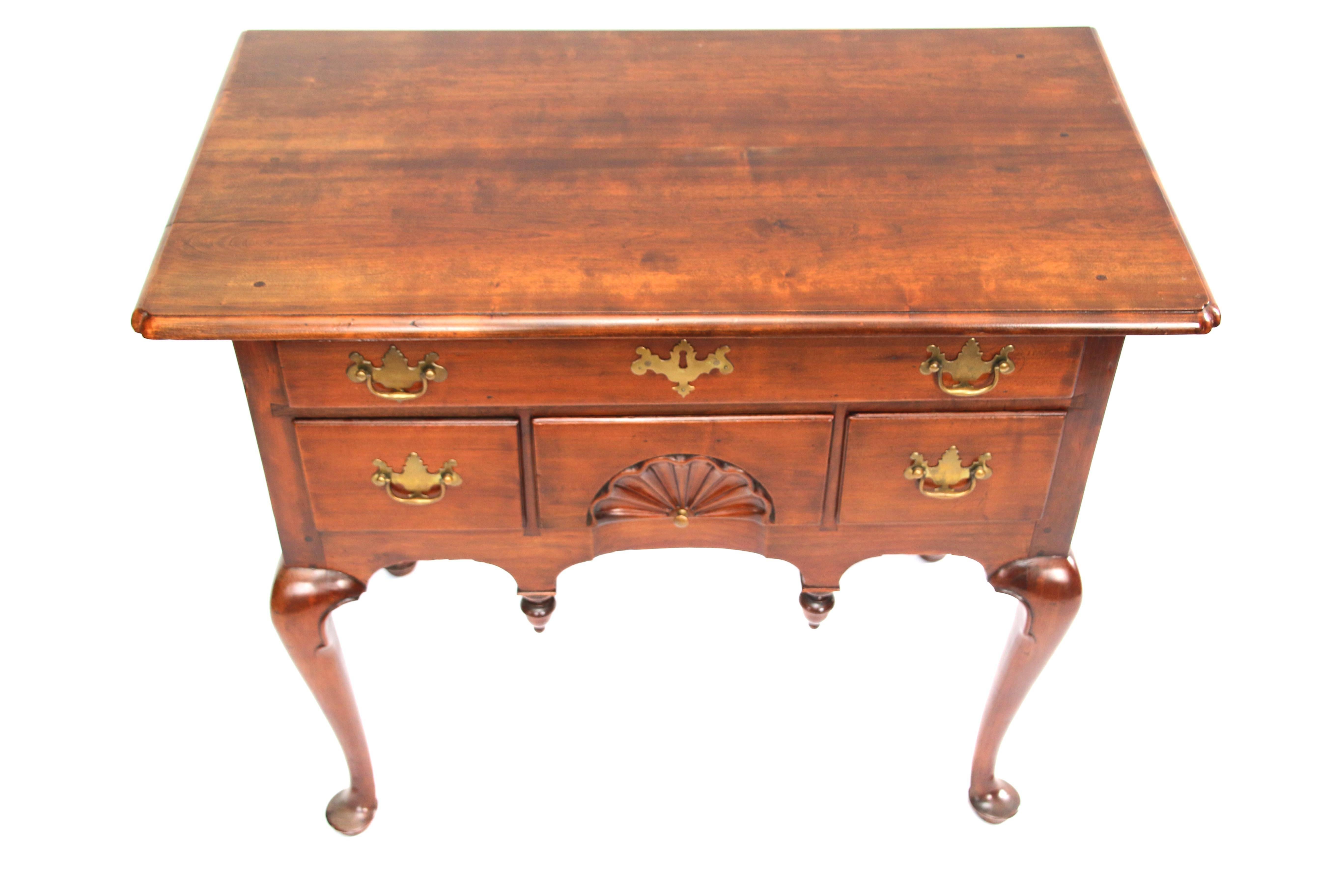 Connecticut 18th Century Queen Anne Cherrywood Lowboy In Excellent Condition For Sale In Woodbury, CT