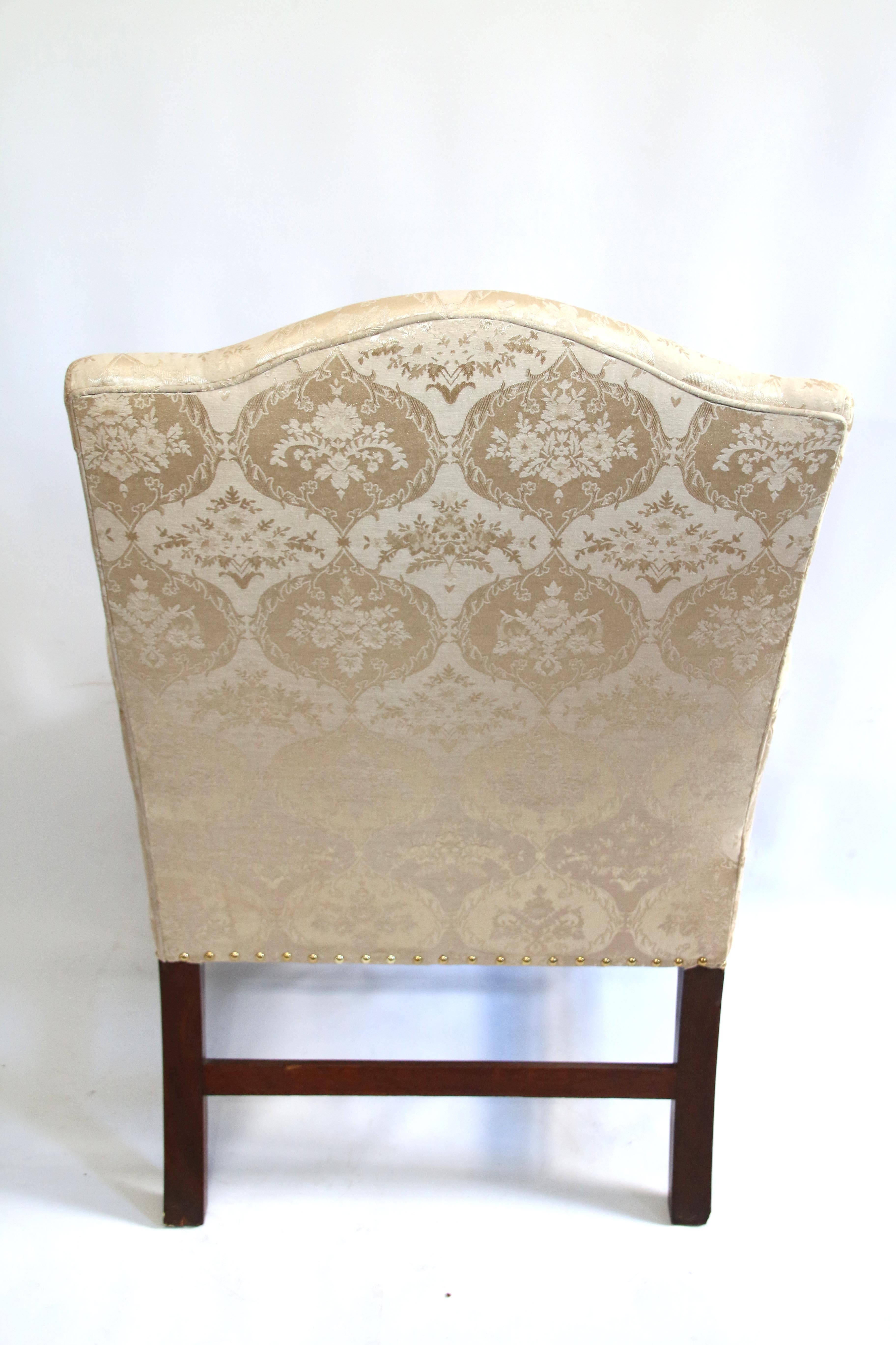 Eastern MA Hepplewhite Carved Mahogany Library Chair, circa 1790 In Excellent Condition For Sale In Woodbury, CT