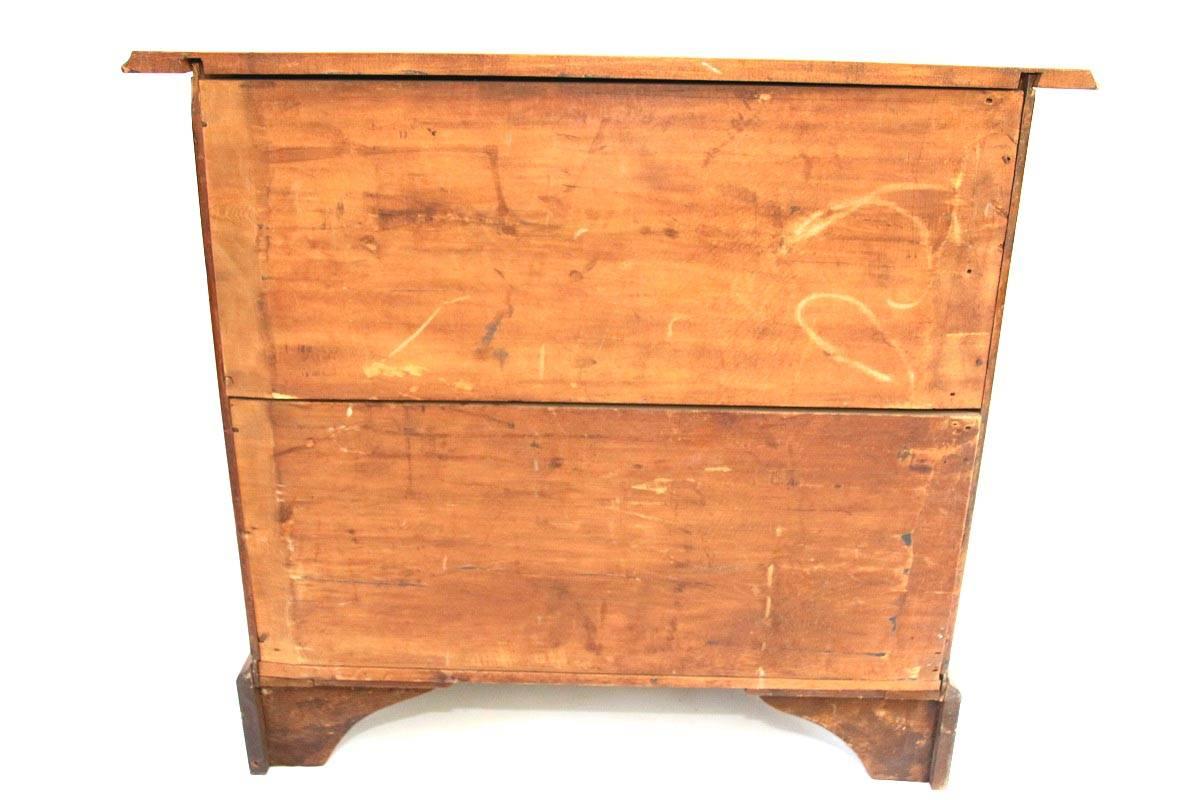 Diminutive Massachusetts Chippendale Reverse Serpentine Chest of Drawers For Sale 1