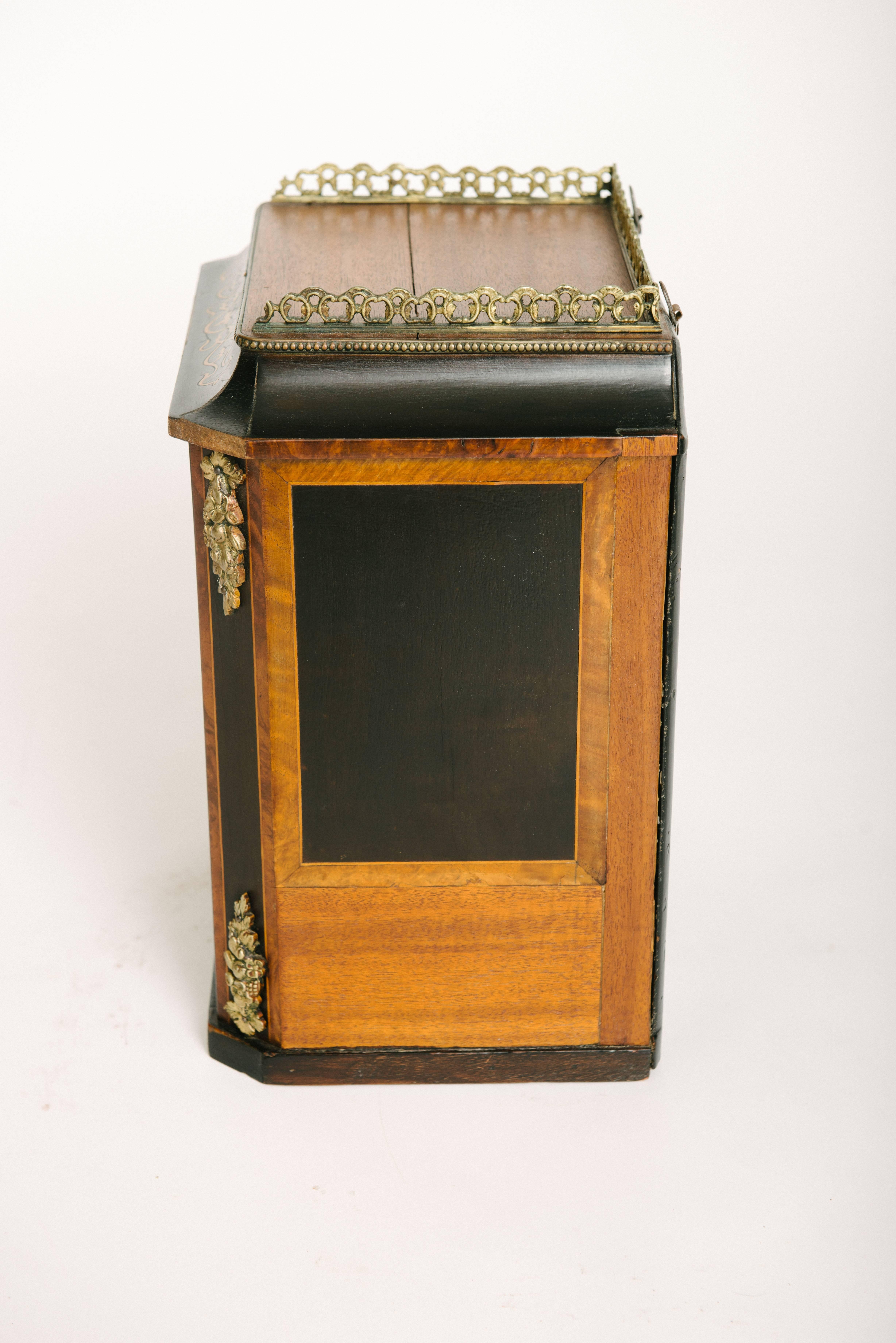 Pair of 19th Century Marquetry Italian Wall Vitrines For Sale 2