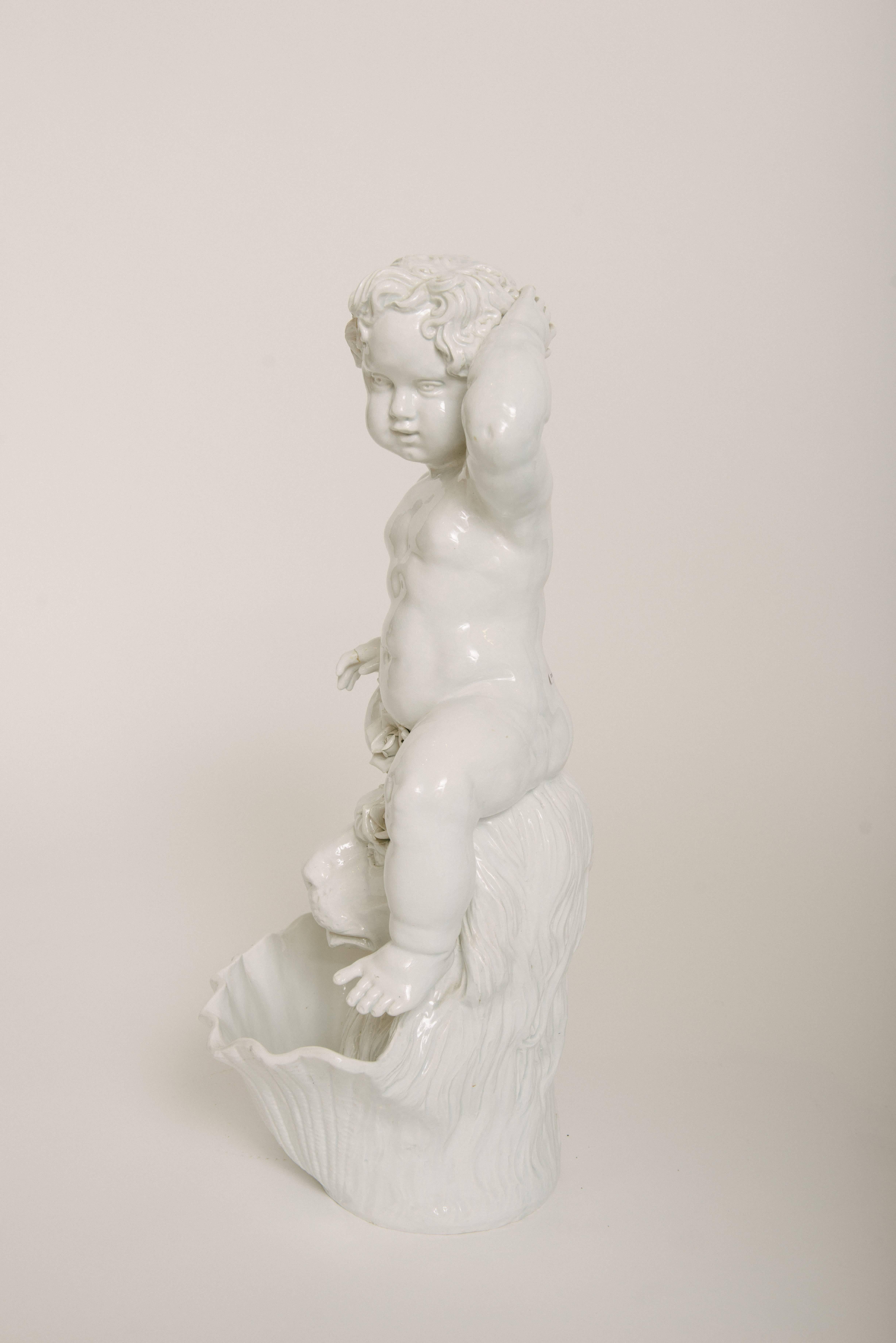 Céramique Bol de fontaine Putti Lion en céramique blanche en vente