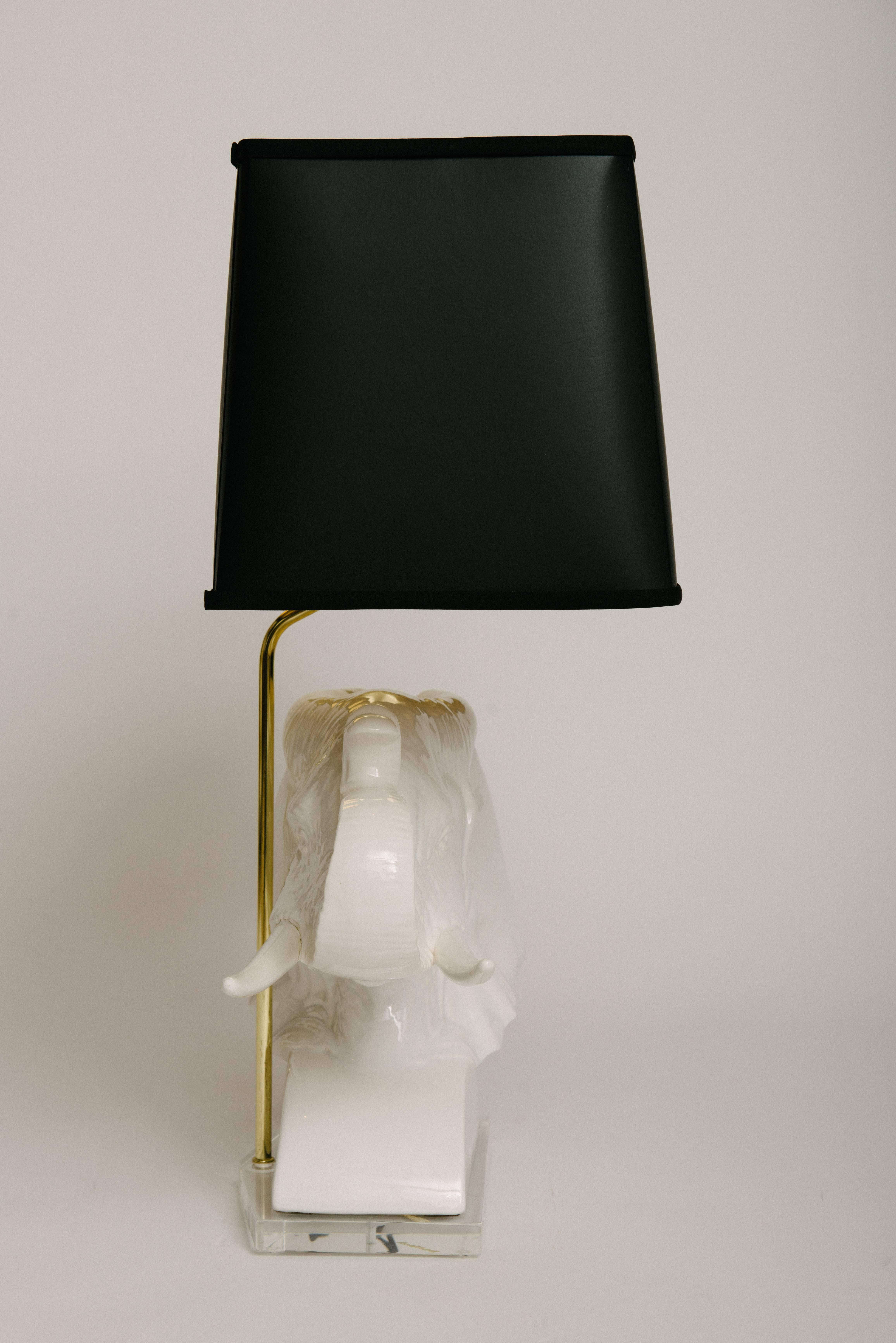 Vintage White Ceramic Elephant Bust Lamp In Excellent Condition In Houston, TX