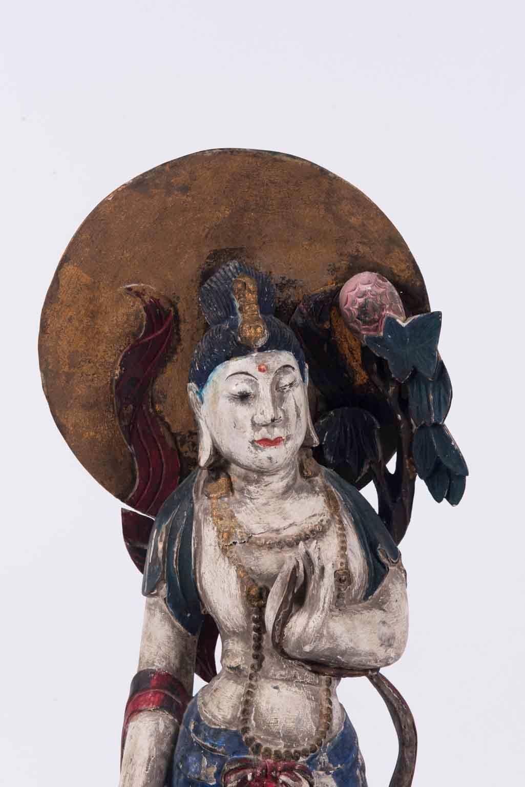 20ième siècle Guan Yin sculpté du XXe siècle en vente