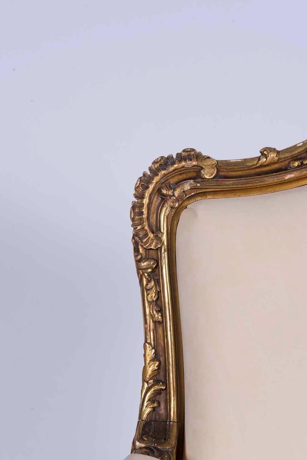 Fauteuils bois doré de style Louis XV Bon état - En vente à Houston, TX