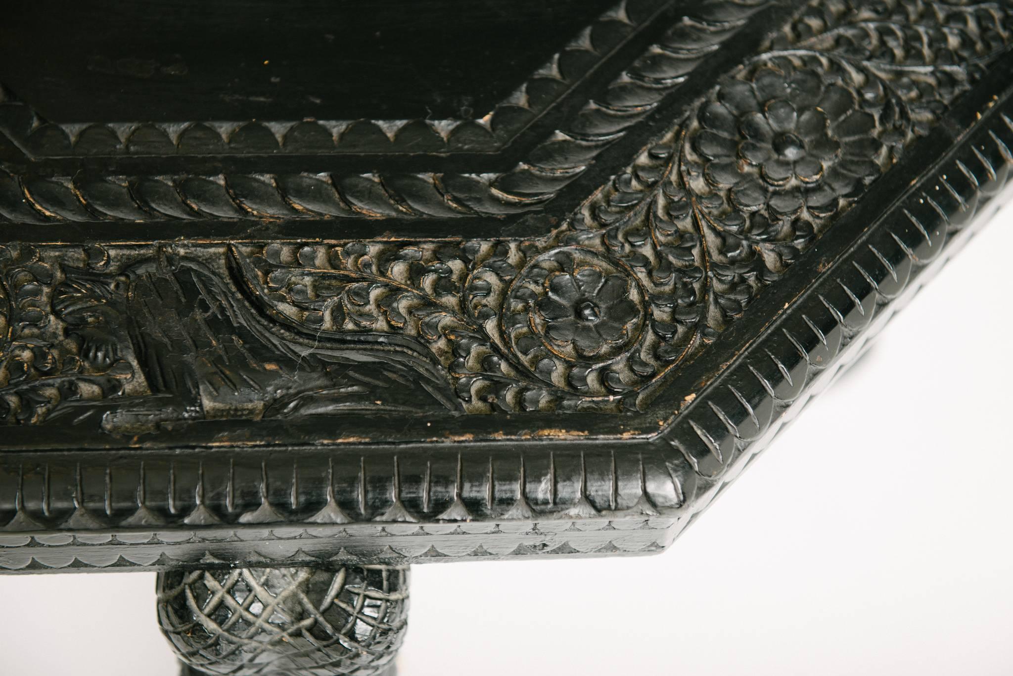 Early 20th Century Anglo-Indian Carved Elephant Table 1