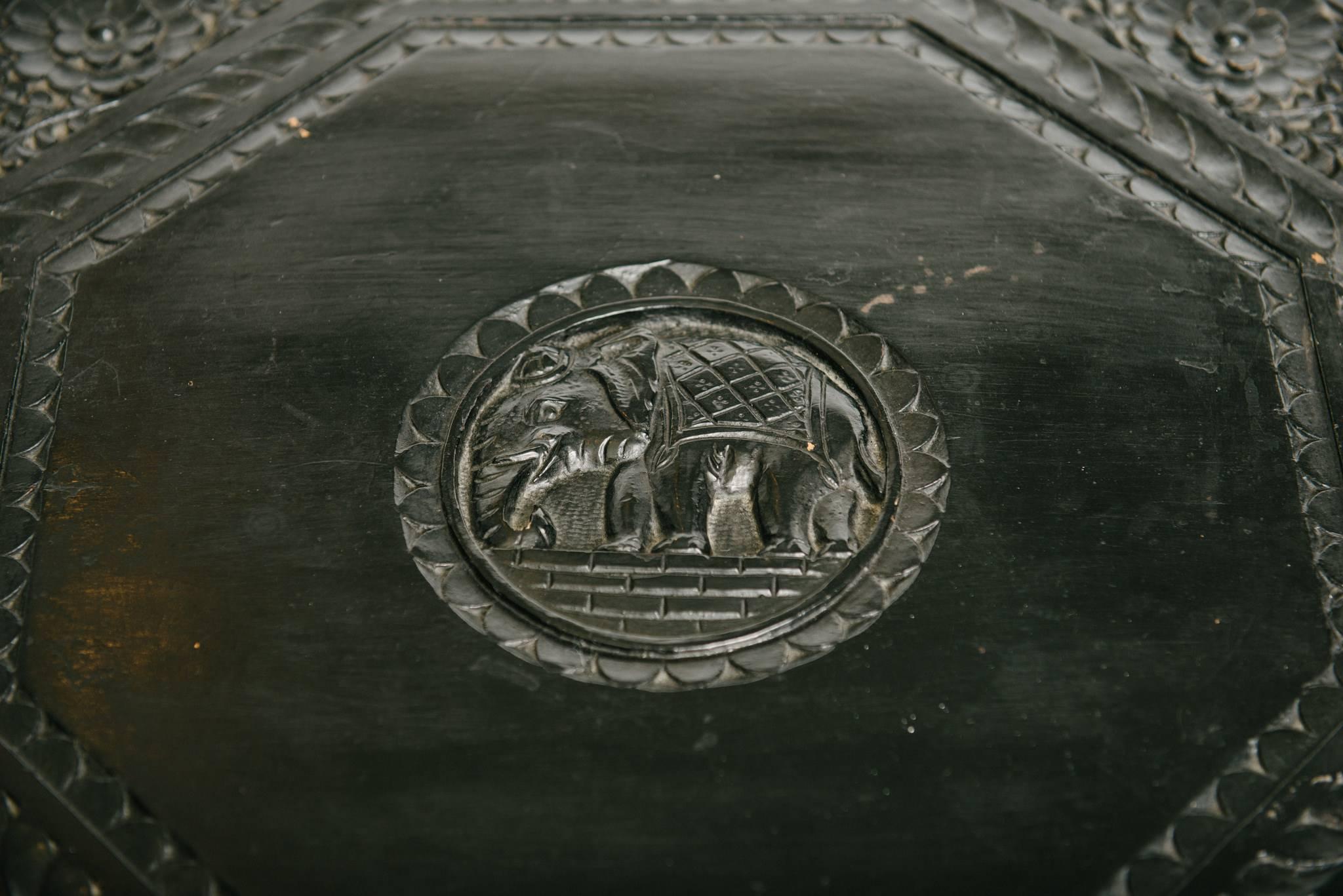 Early 20th Century Anglo-Indian Carved Elephant Table 2