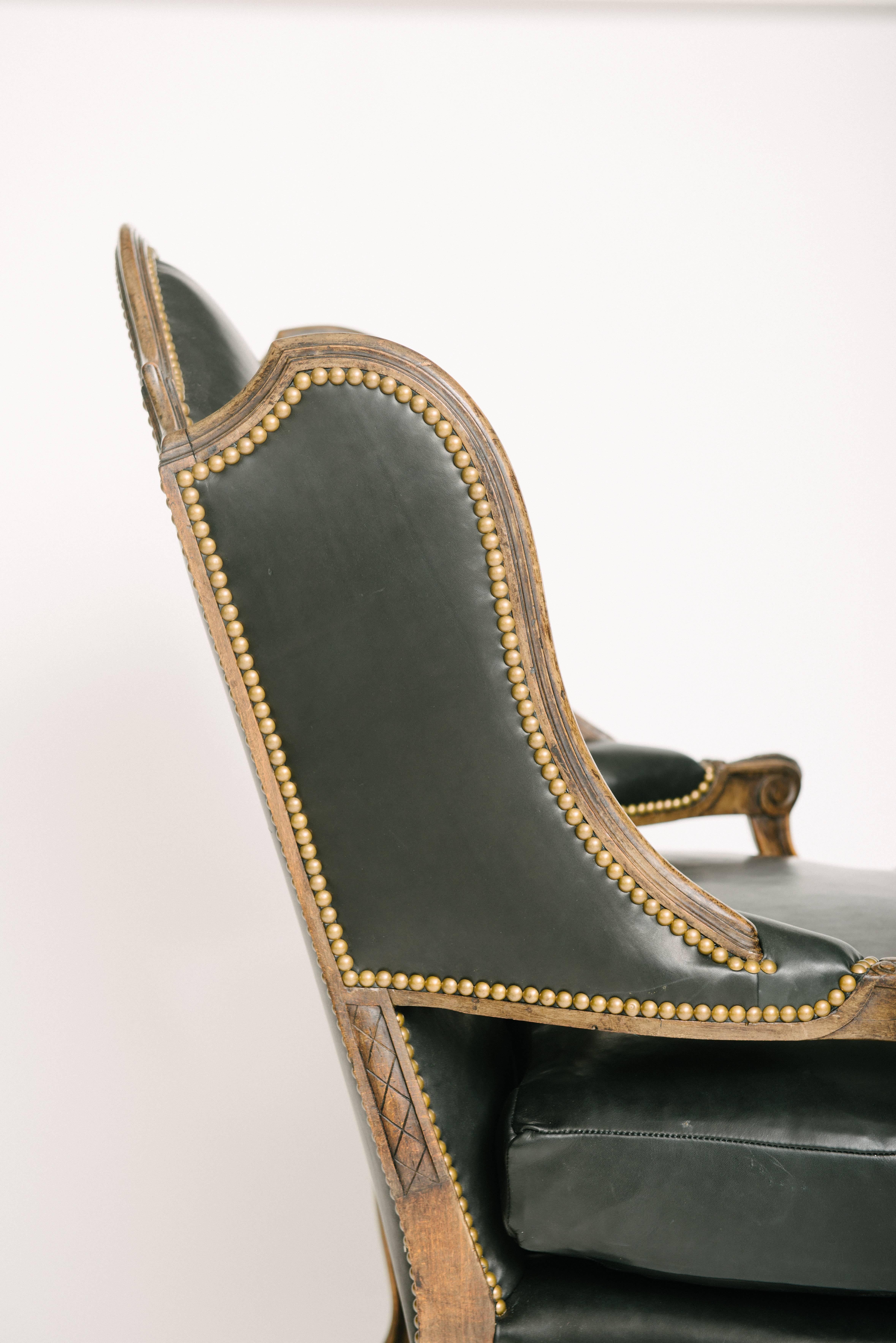 19th Century Louis XV Style En Confessional Chair In Excellent Condition In Houston, TX