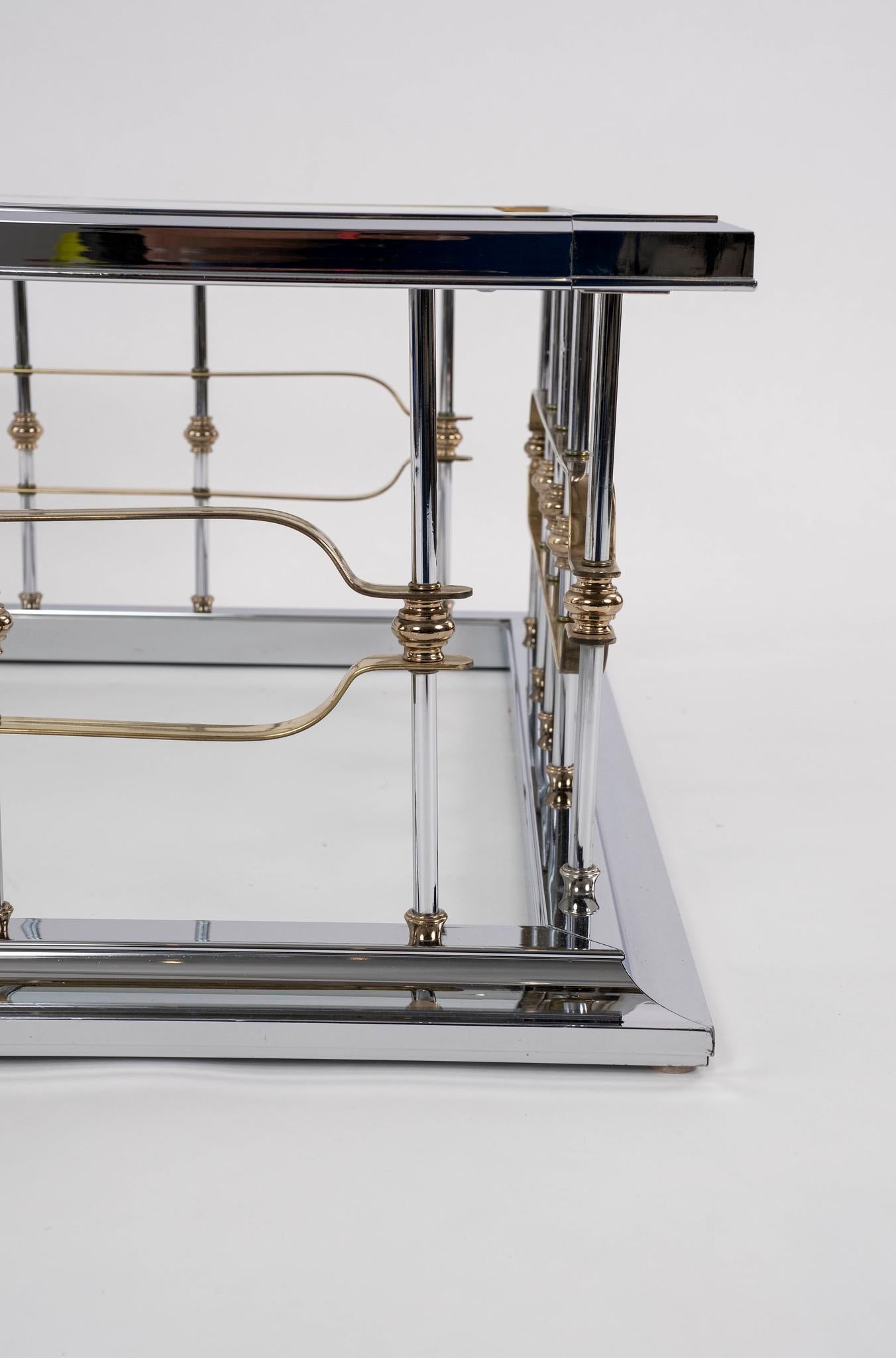 Romeo Rega Style Chrome Brass & Glass Cocktail Tables Bon état - En vente à Houston, TX