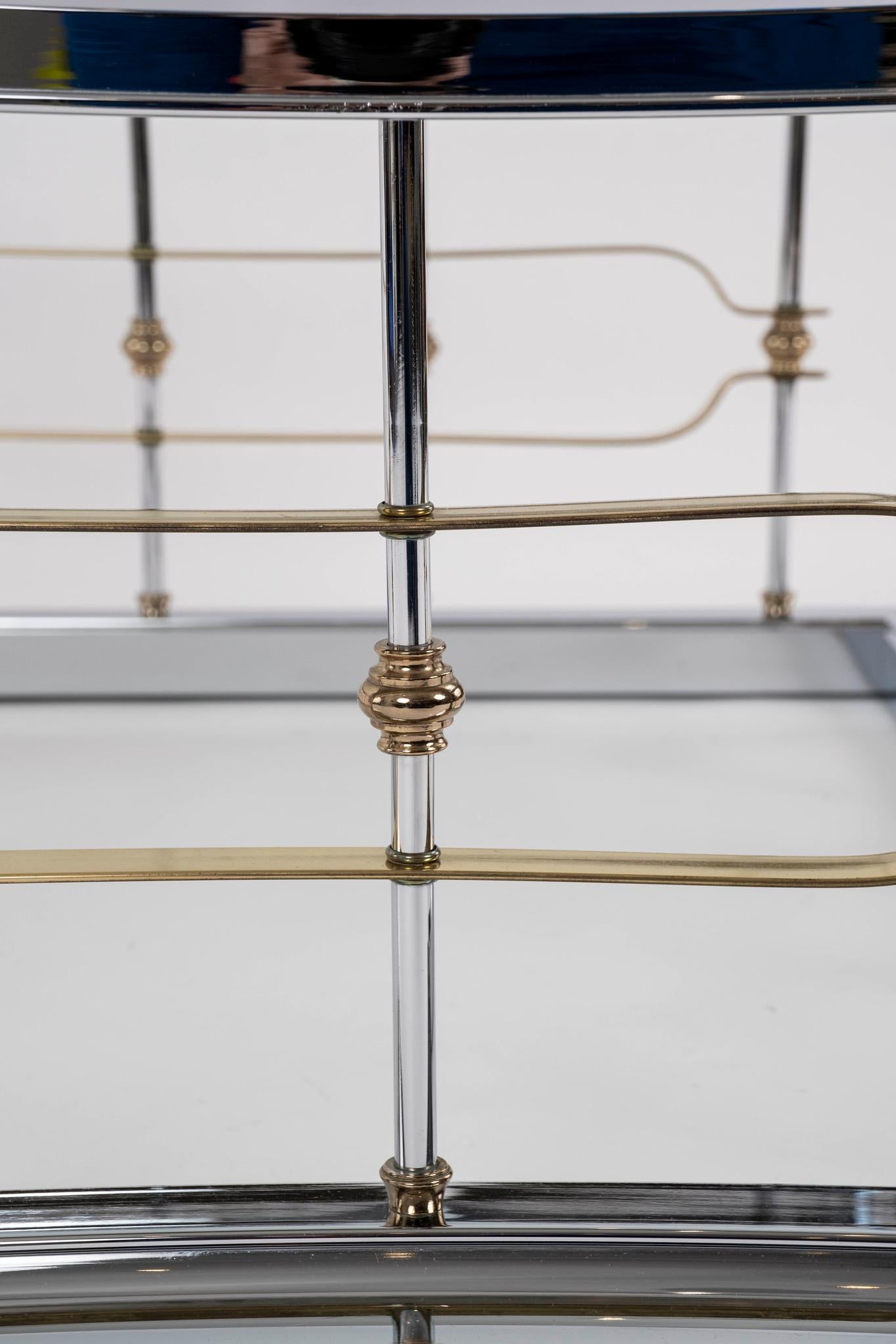 20ième siècle Romeo Rega Style Chrome Brass & Glass Cocktail Tables en vente