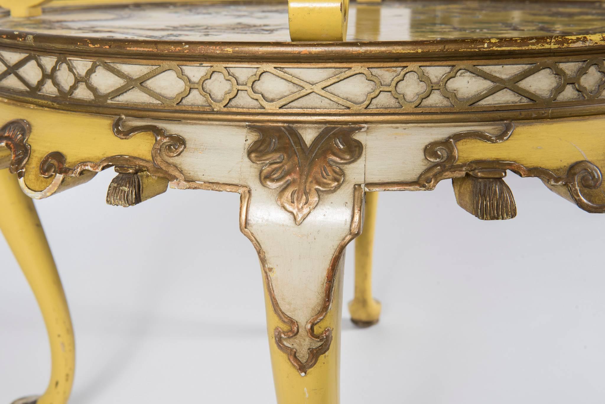 Table italienne à deux niveaux de style Chippendale chinois Bon état - En vente à Houston, TX