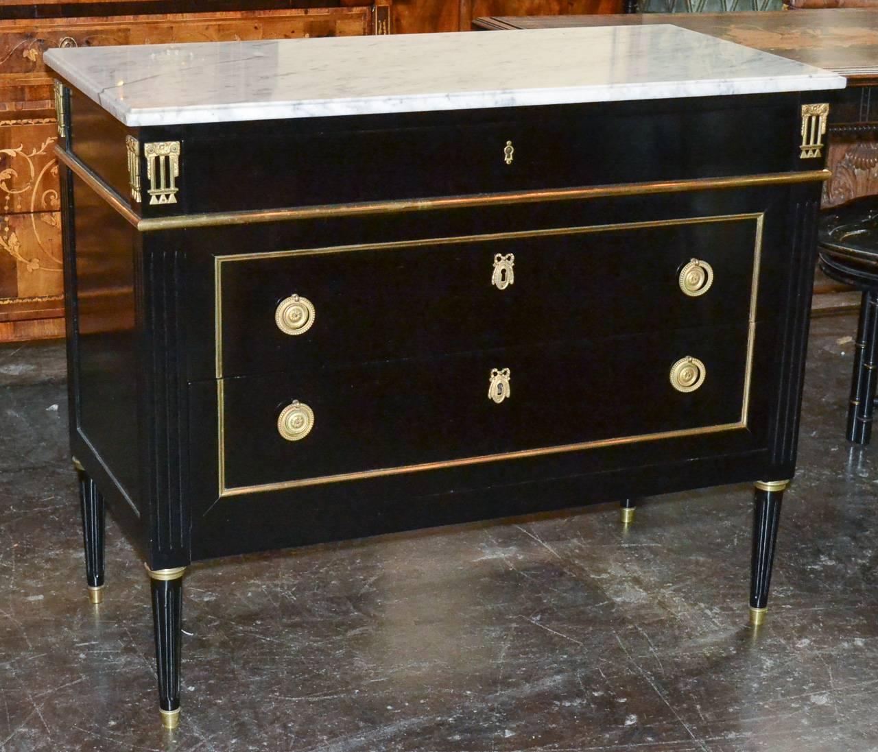French Louis XVI Jansen Commode In Good Condition In Dallas, TX