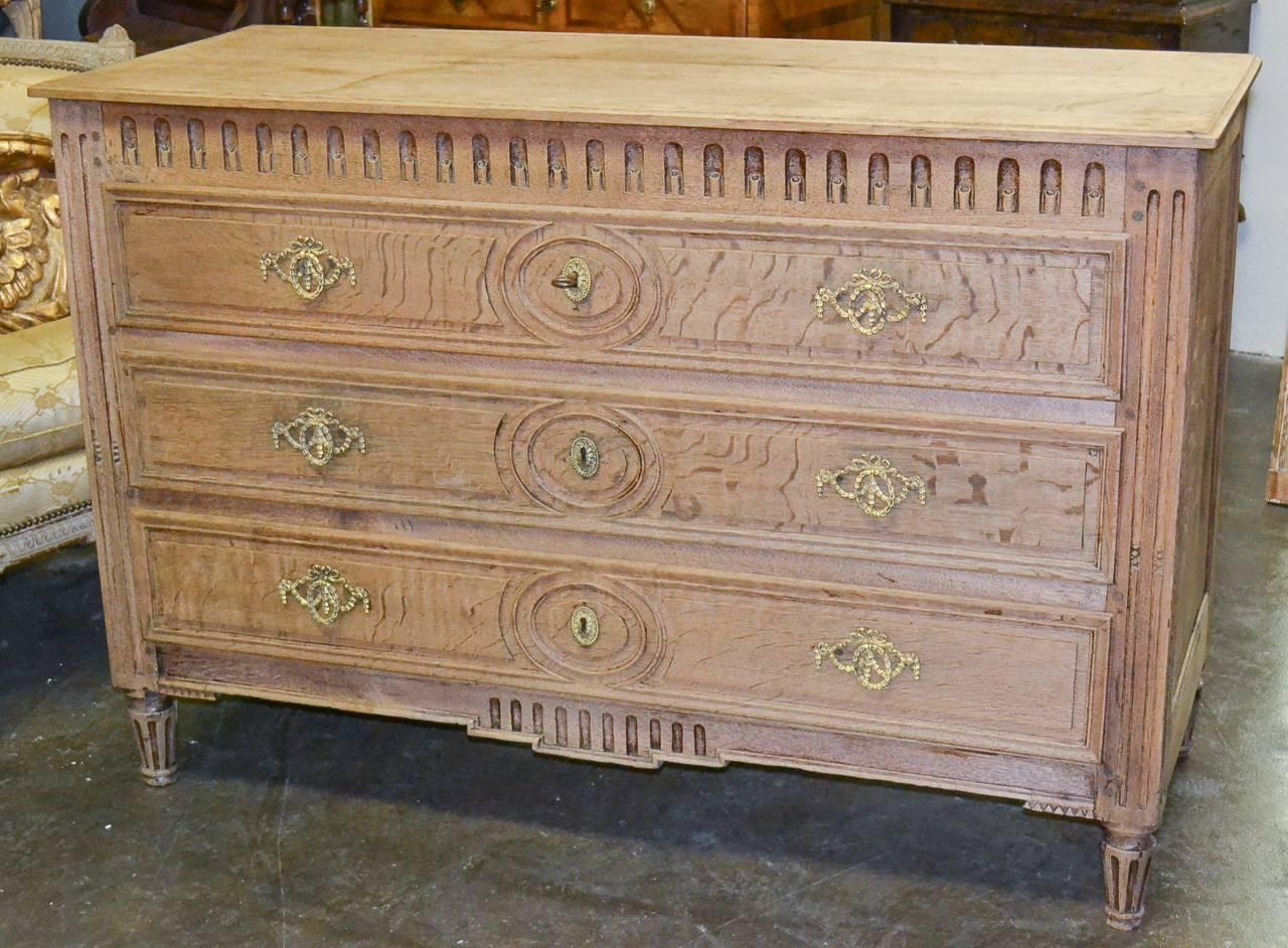 18th Century French Louis XVI Commode In Good Condition In Dallas, TX