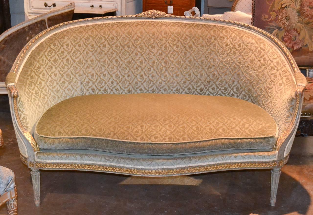 19th Century French Curved Louis XVI Settee In Good Condition In Dallas, TX