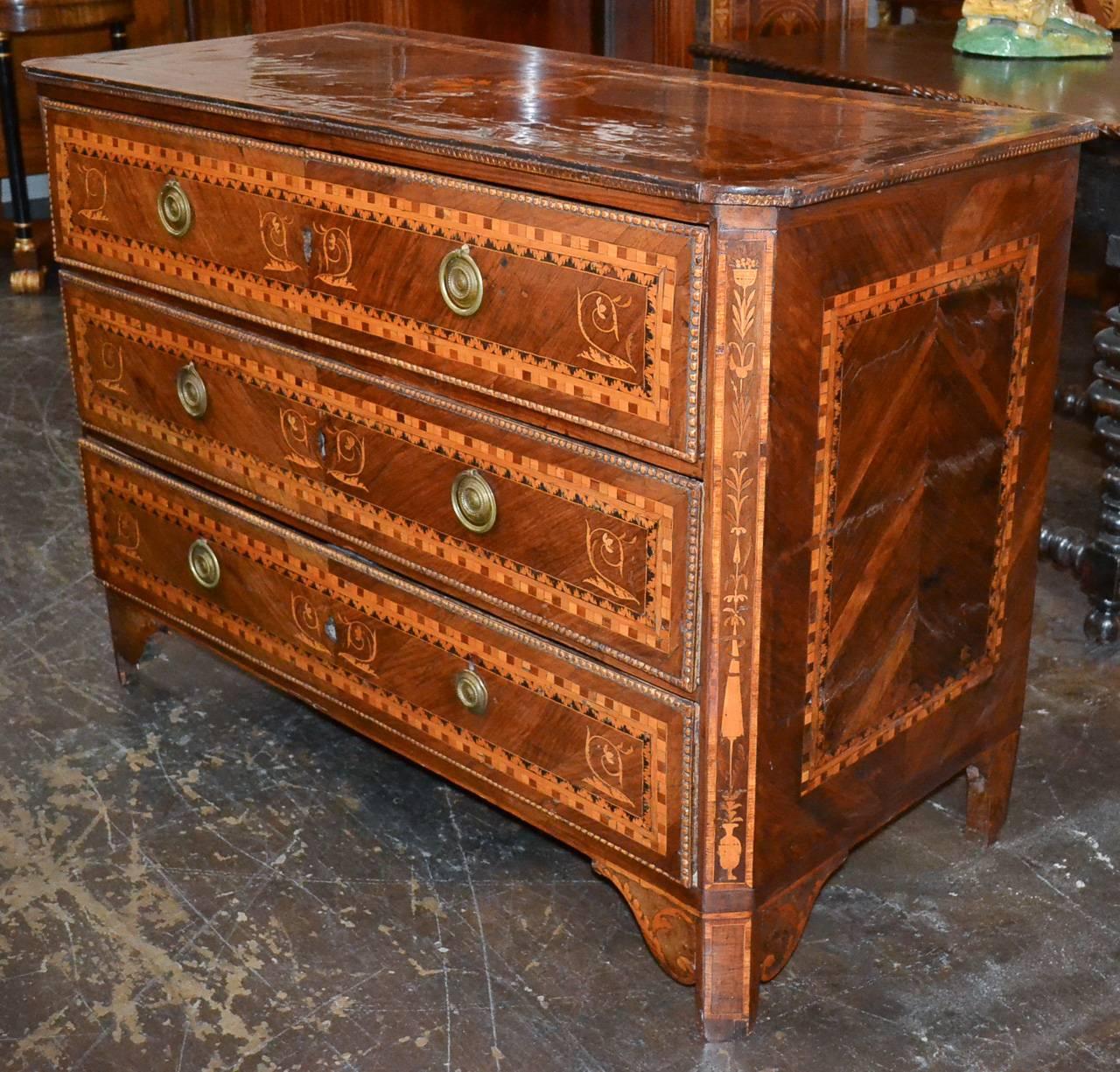 Exceptional 18th Century Italian Marquetry Commode In Good Condition In Dallas, TX
