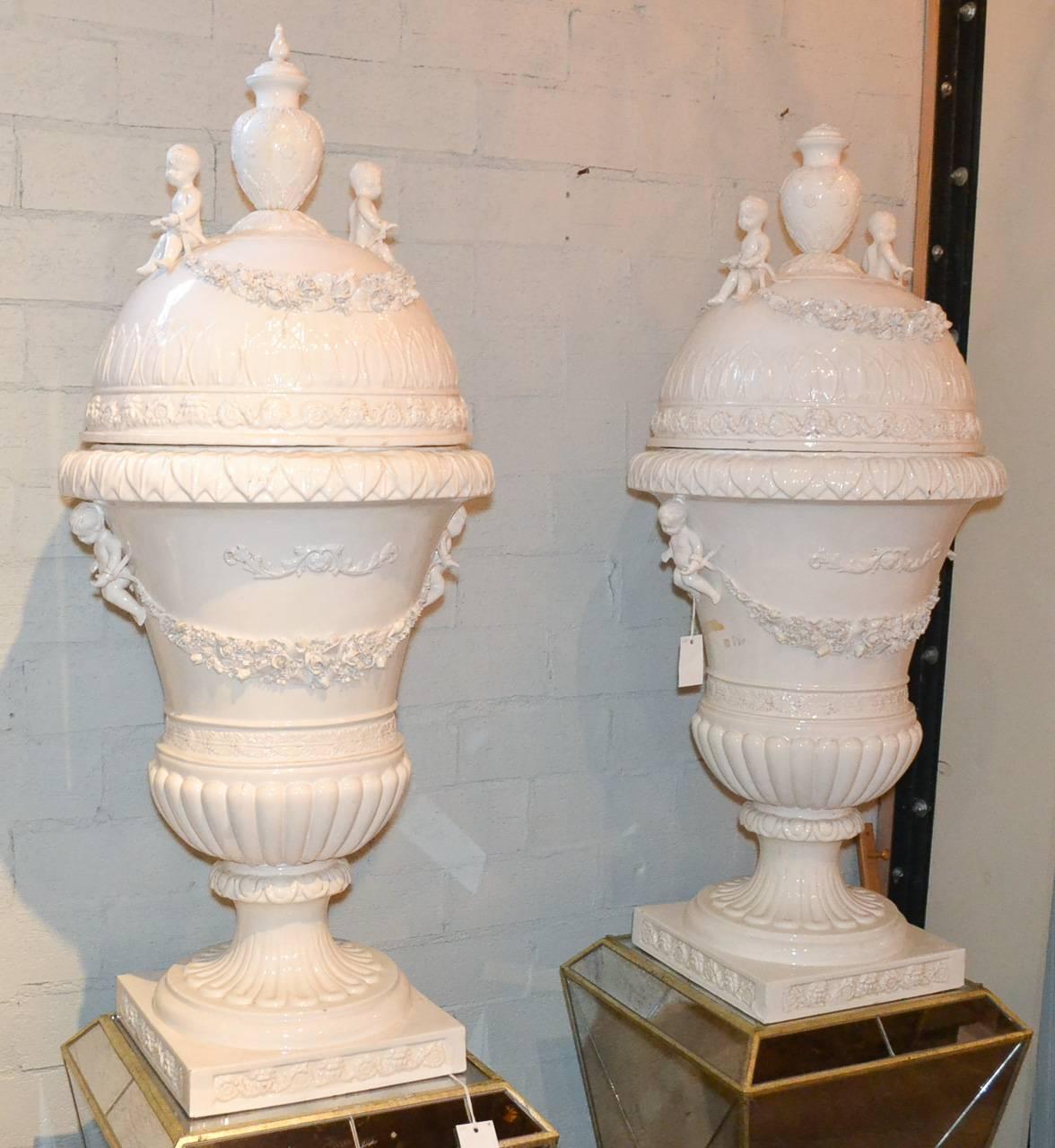 Early 20th Century Great Pair of Italian Glazed Porcelain Capped Urns