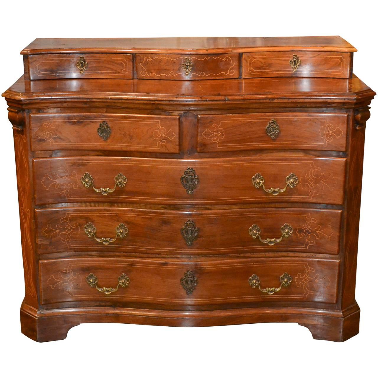 Early 19th Century Italian Walnut Commode