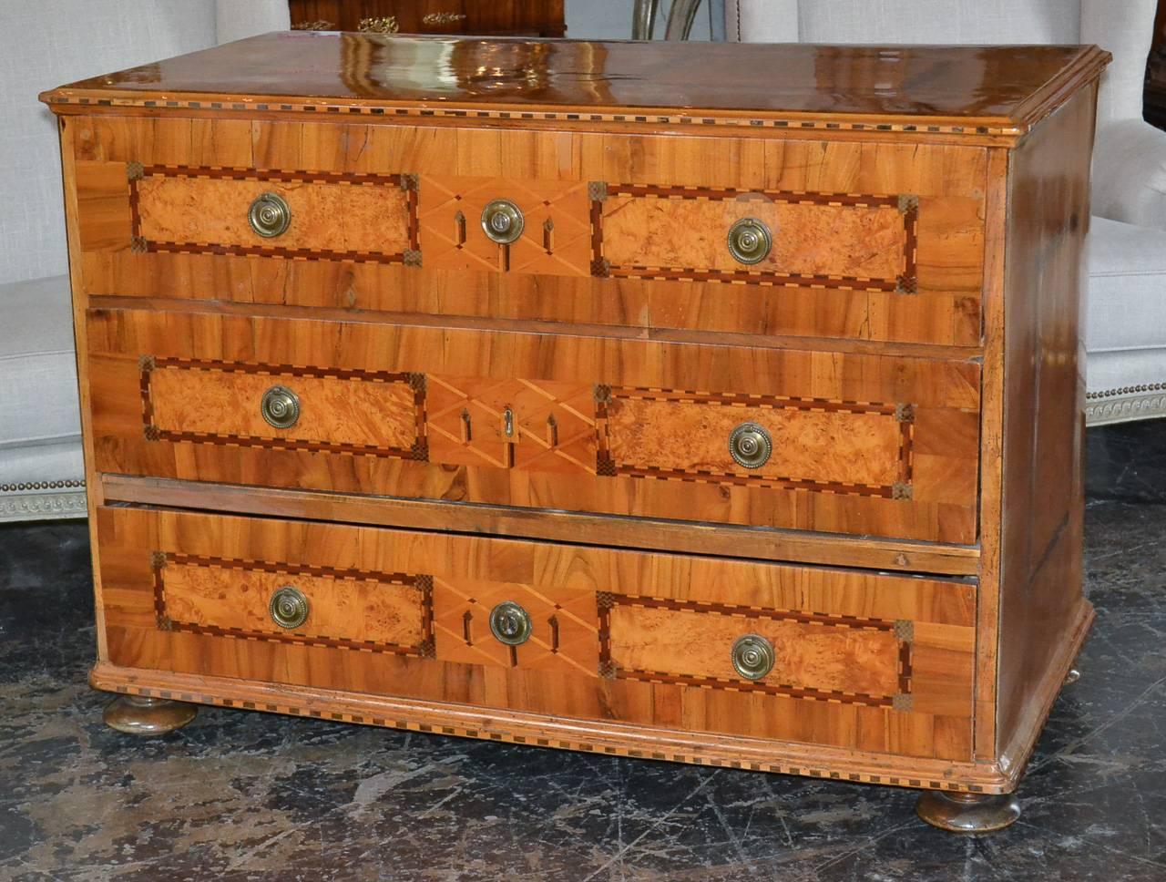 Impressive 18th Century South German Inlaid Commode In Good Condition In Dallas, TX