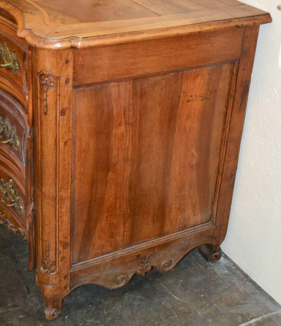 Outstanding 18th Century French Commode from Lyon 1