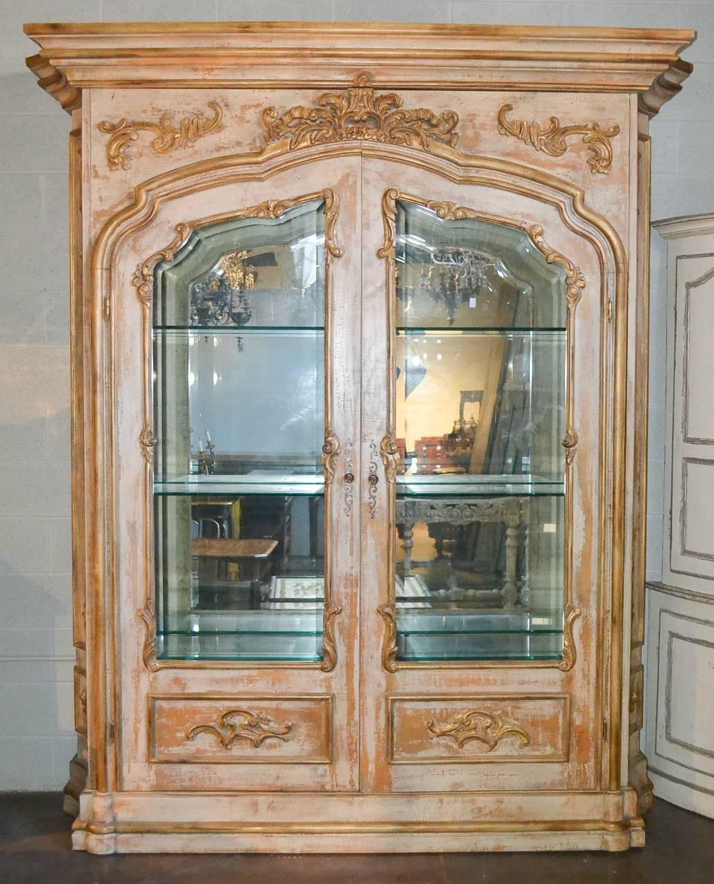 Late 20th Century Italian Parcel-Gilt Display Cabinet