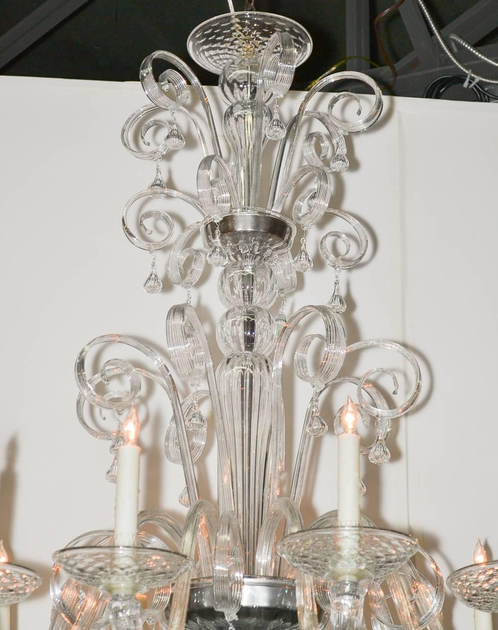 Italian Blown Glass Chandelier In Good Condition In Dallas, TX