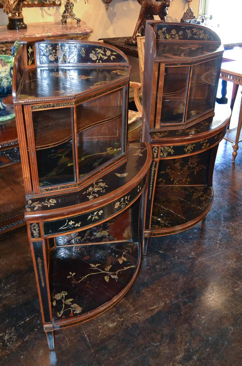 Rare Pair of 19th Century English Chinoiserie Corner Cabinets 5