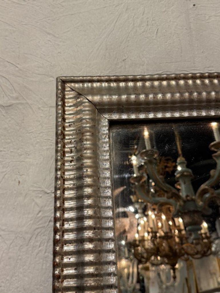 Miroir Louis Philippe traditionnel en argent du 19e siècle Bon état - En vente à Dallas, TX