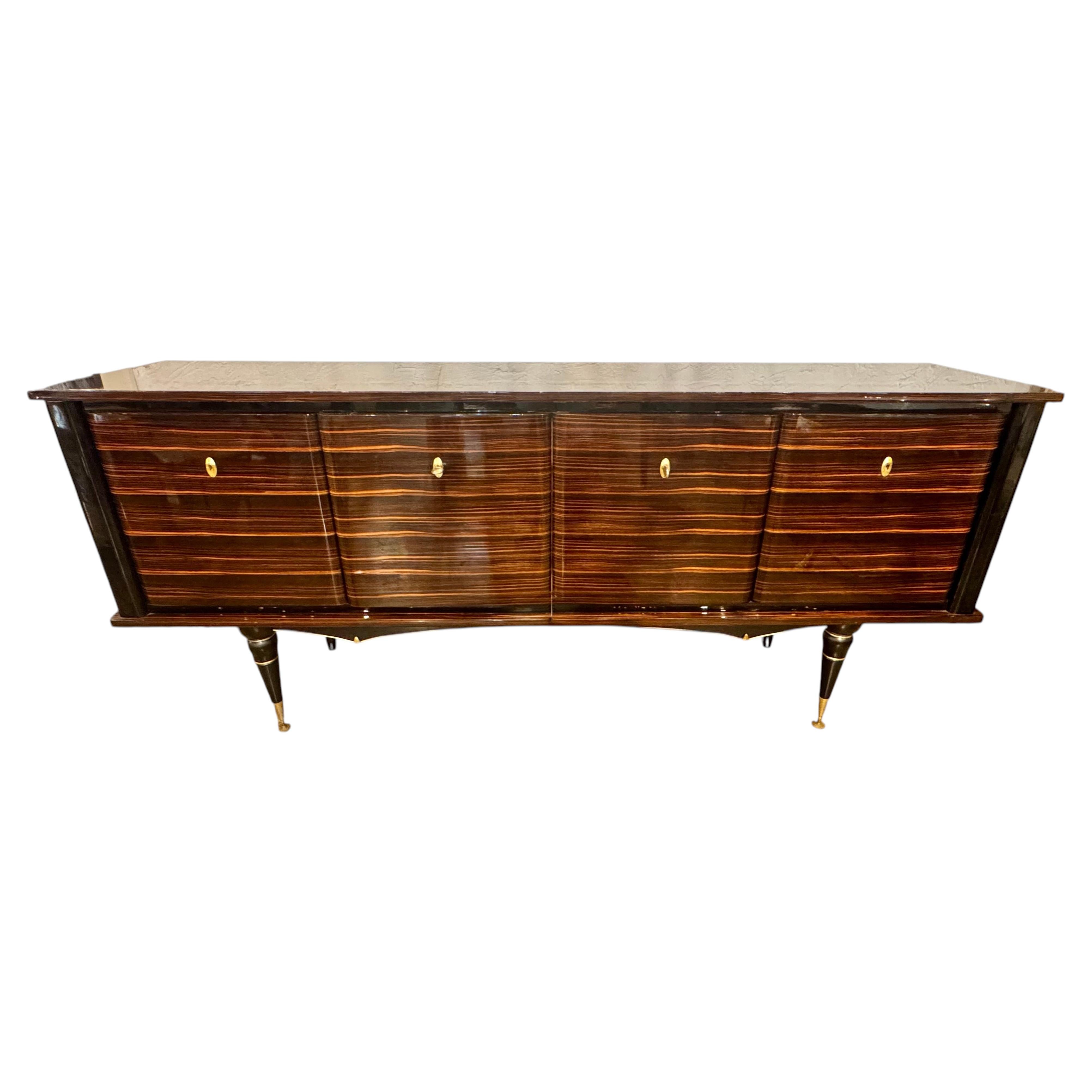 Aparador francés de estilo Art Déco de madera de macasar en venta