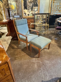 Silla y otomana danesas de roble MCM