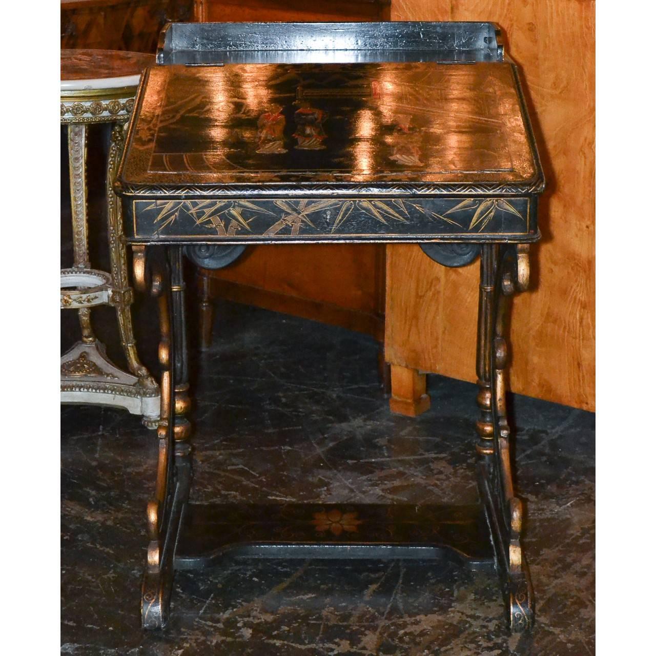 Nice 19th Century English Chinoiserie Davenport Desk In Good Condition In Dallas, TX