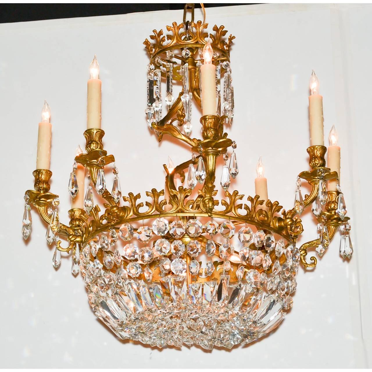 Early 20th Century French Rococo Bronze and Crystal Chandelier 4