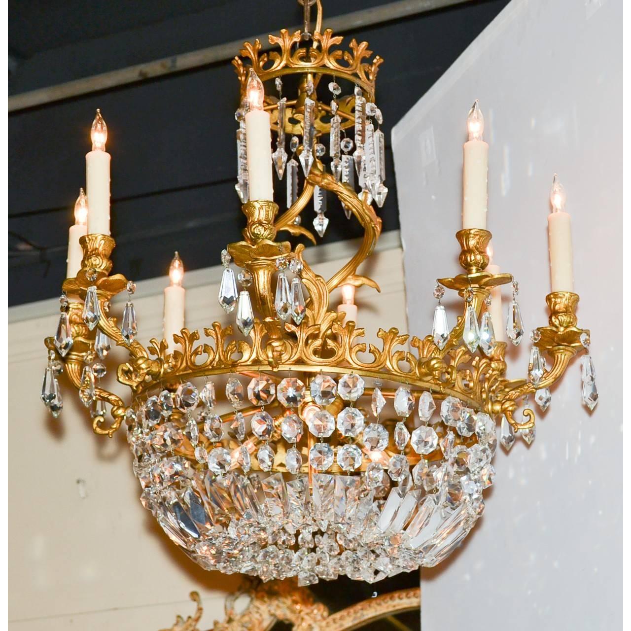 Early 20th Century French Rococo Bronze and Crystal Chandelier 5