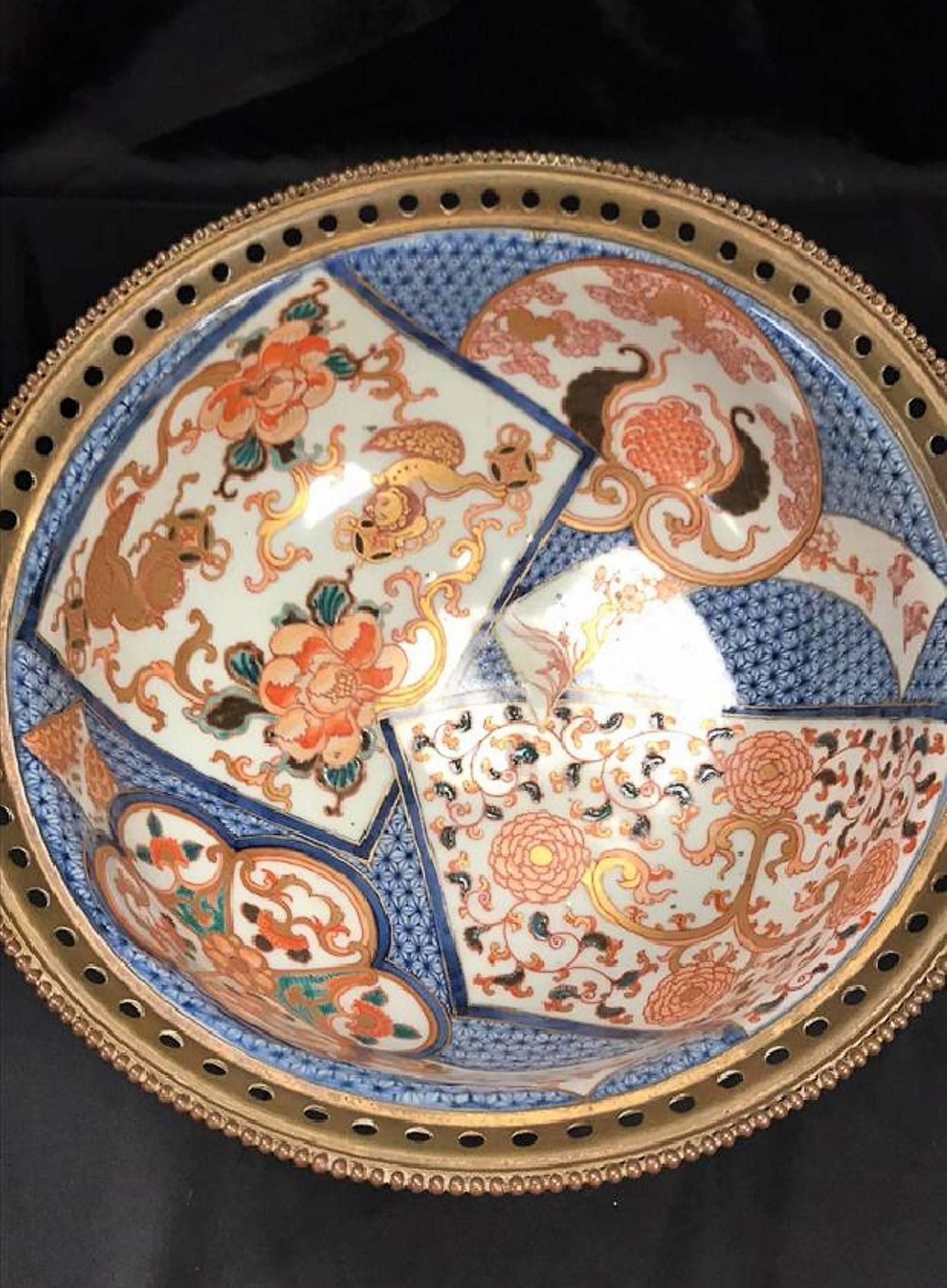 19th Century Japanese Imari Porcelain Bronze-Mounted Centrepiece In Excellent Condition In Dallas, TX