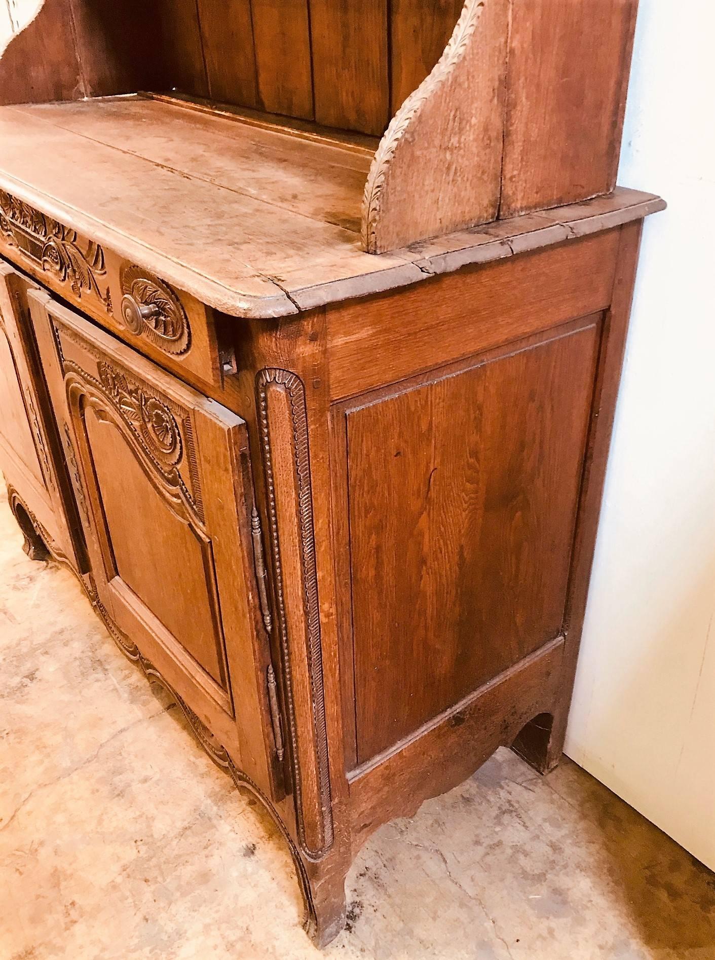 Hand-Carved 18th Century French Oak Vaisselier or Buffet from Provence