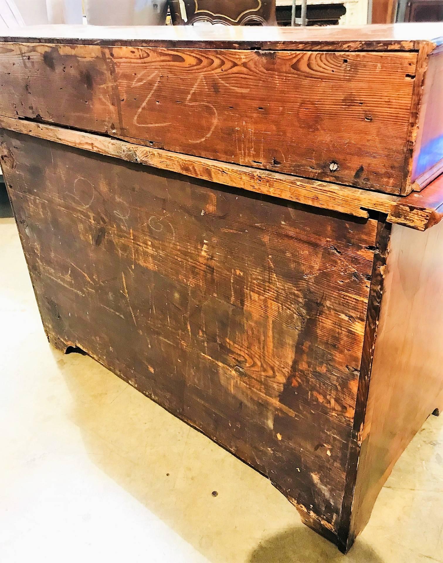 18th Century German Burled Walnut Commode, circa 1750 In Good Condition In Dallas, TX