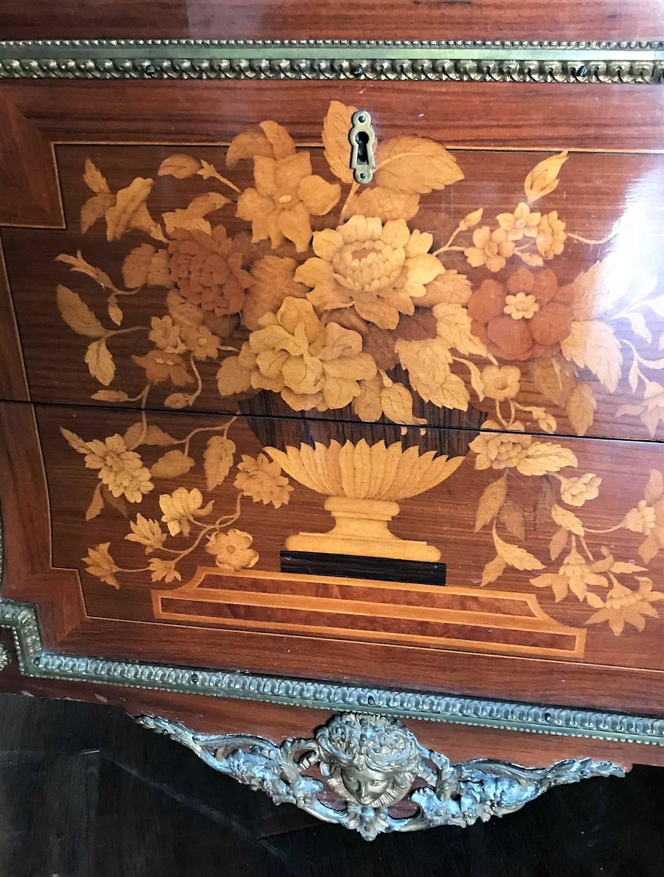 French Louis XV Style Marquetry Inlaid and Bronze-Mounted Commode In Good Condition In Dallas, TX