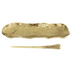 Vassoio portapenne e tagliacarte in bronzo dorato in stile Mid-Century, anni '60