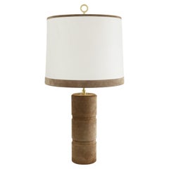 Grande lampe de table du milieu du siècle en cuir et parchemin, signée Charlotte Waver, années 1970