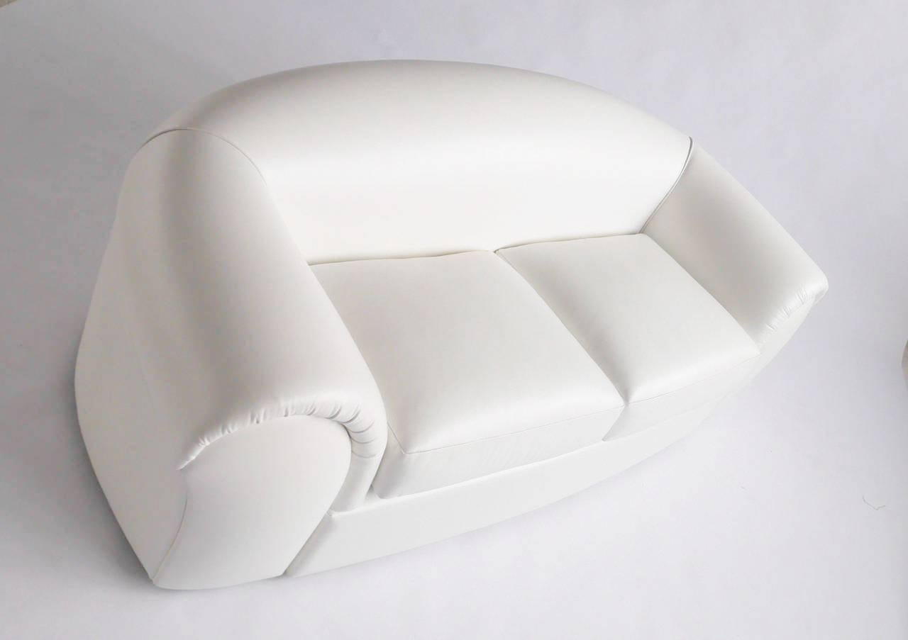 Robert Venturi White Leather Sofa for Knoll 1