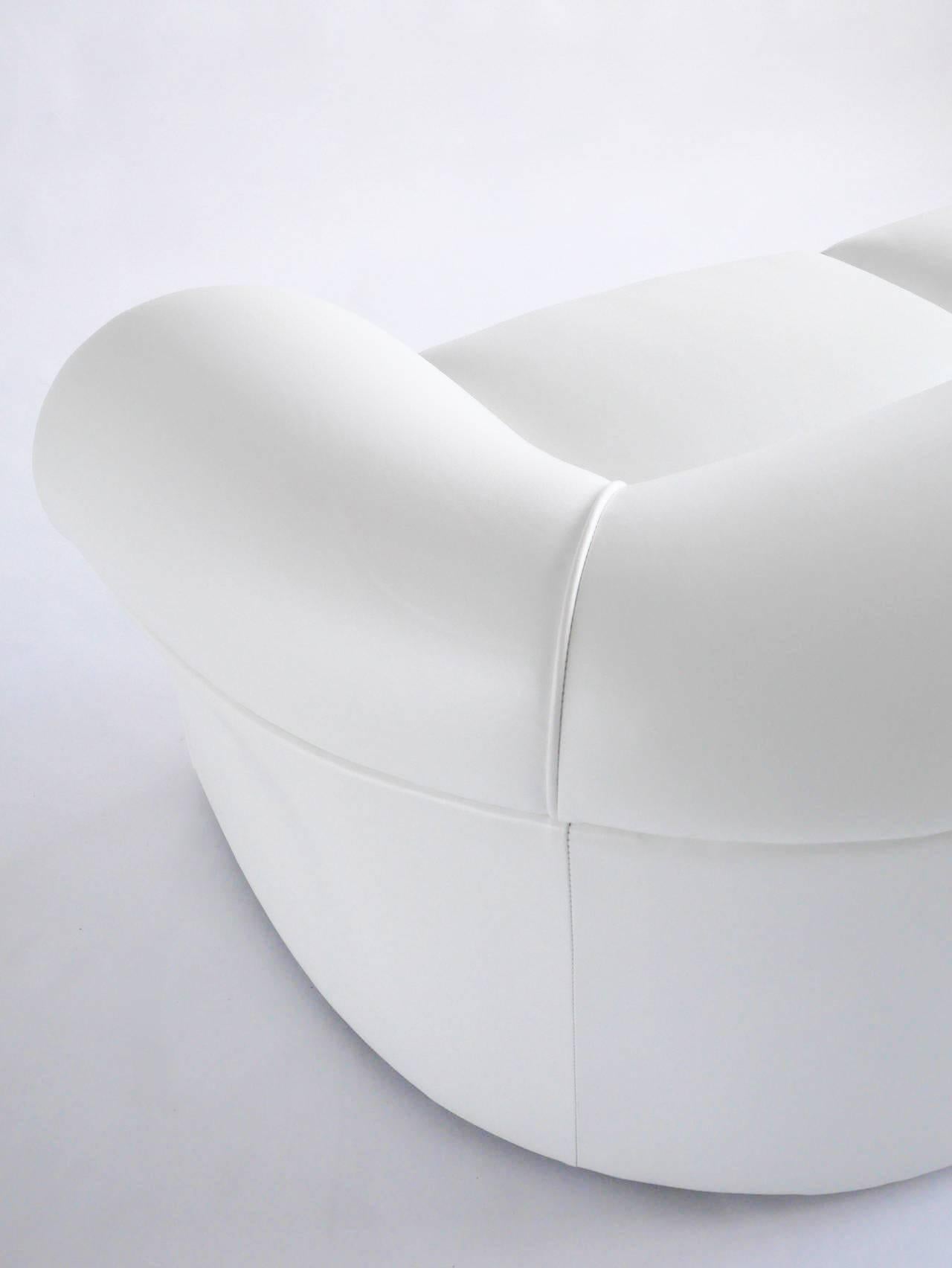Robert Venturi White Leather Sofa for Knoll 2