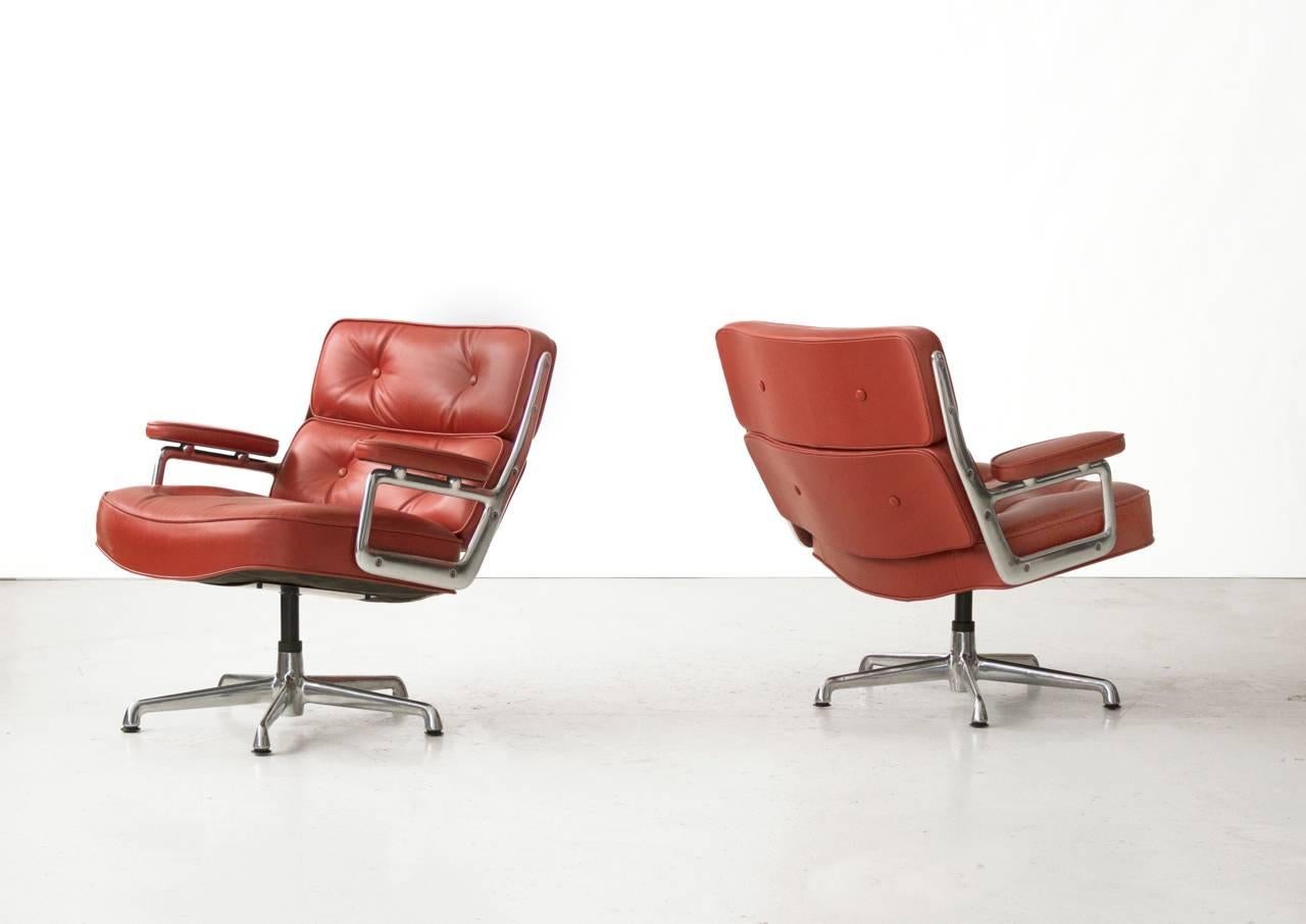 Charles Eames Time Life Leather Lounge Chairs In Excellent Condition For Sale In Chicago, IL