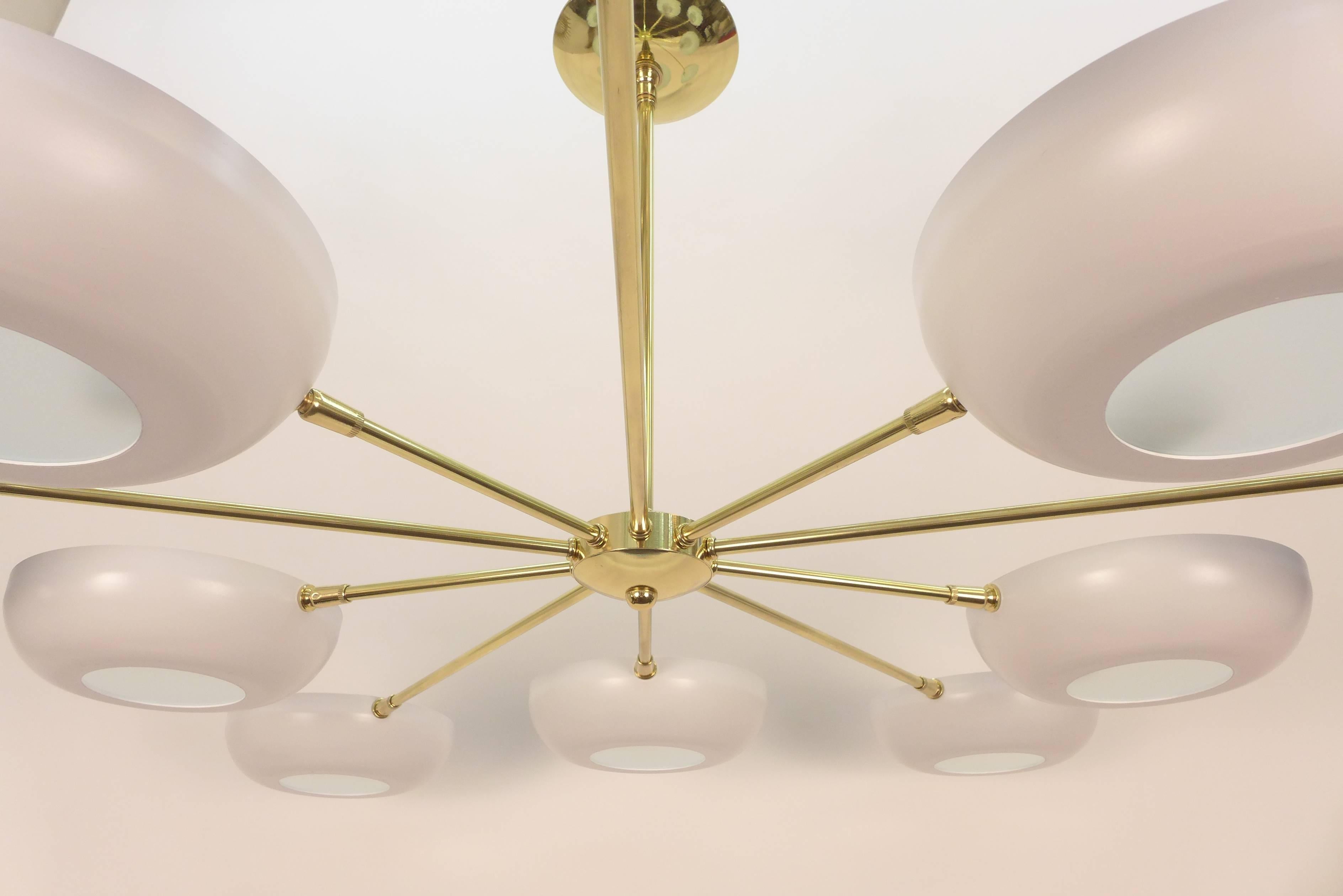 Stilnovo Style Weiß emaillierter Sputnik-Kronleuchter im Angebot 4