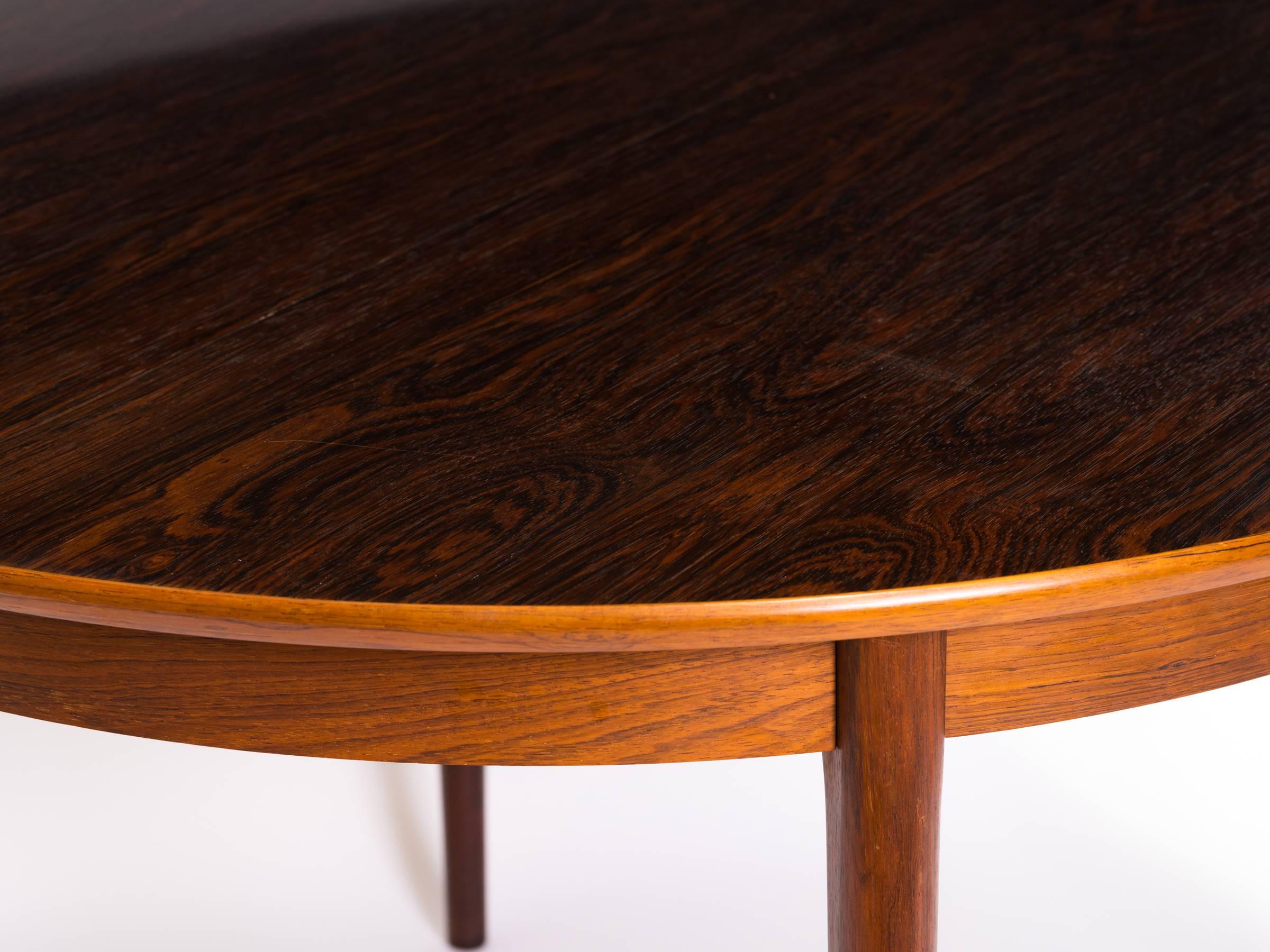 Mid-20th Century Gustav Bahus Rosewood Dining Table With 2 Leaves