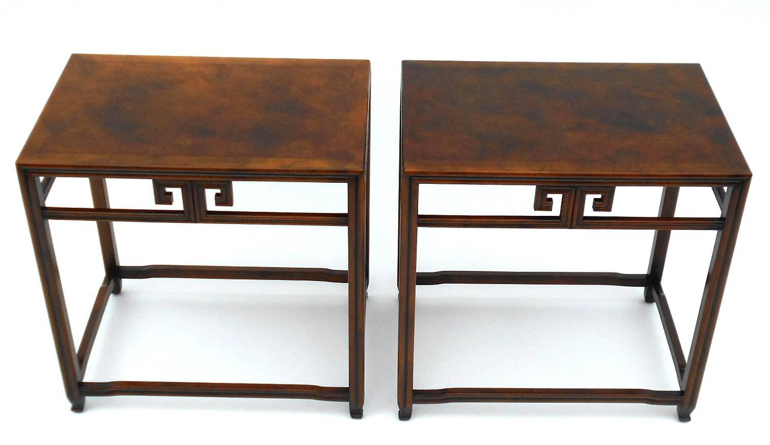 Pair of vintage Asian Style baker furniture side tables. They have burl tops.