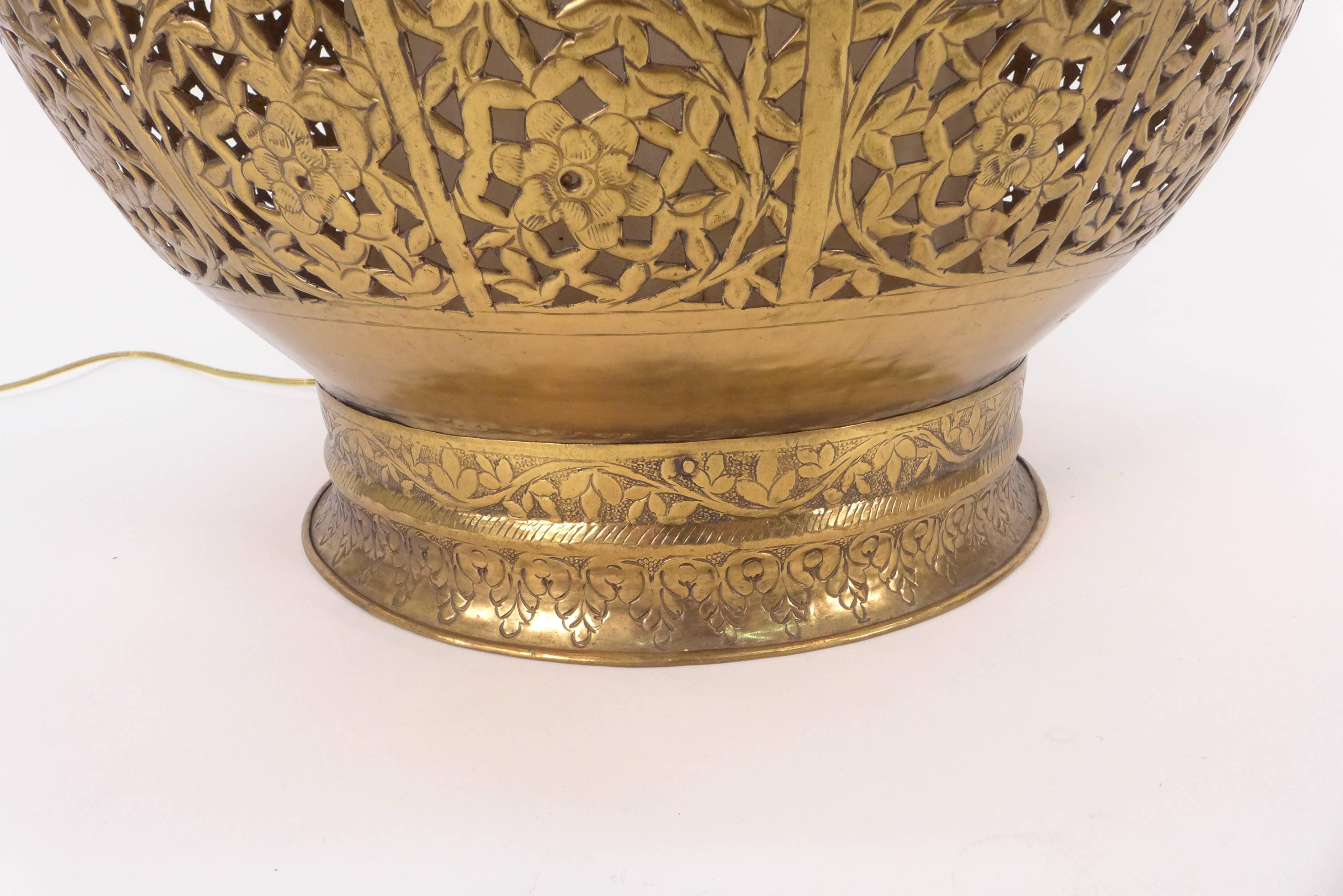 Monumental Brass Asian Lamp For Sale 2