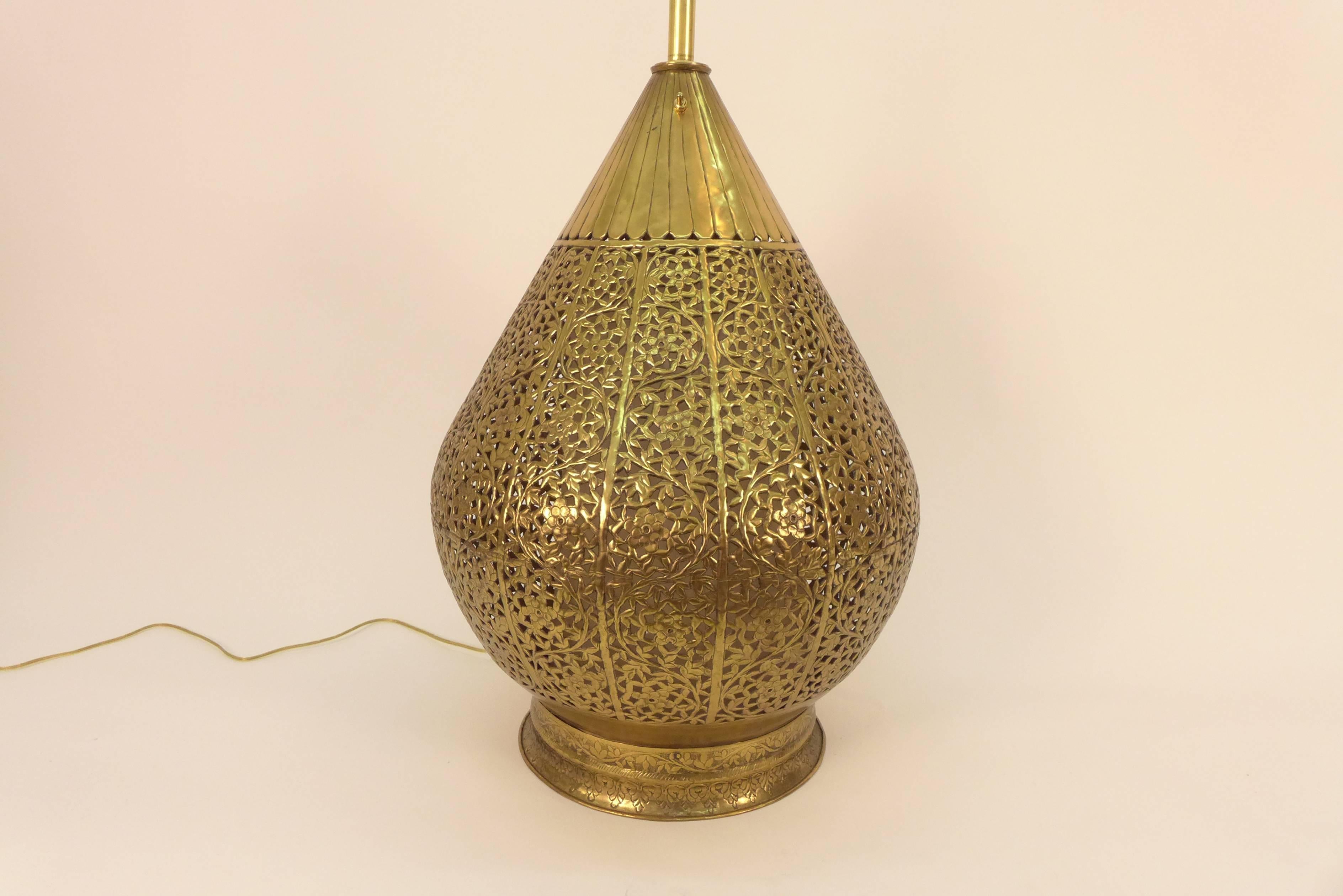 Monumental Brass Asian Lamp In Excellent Condition For Sale In Tarrytown, NY