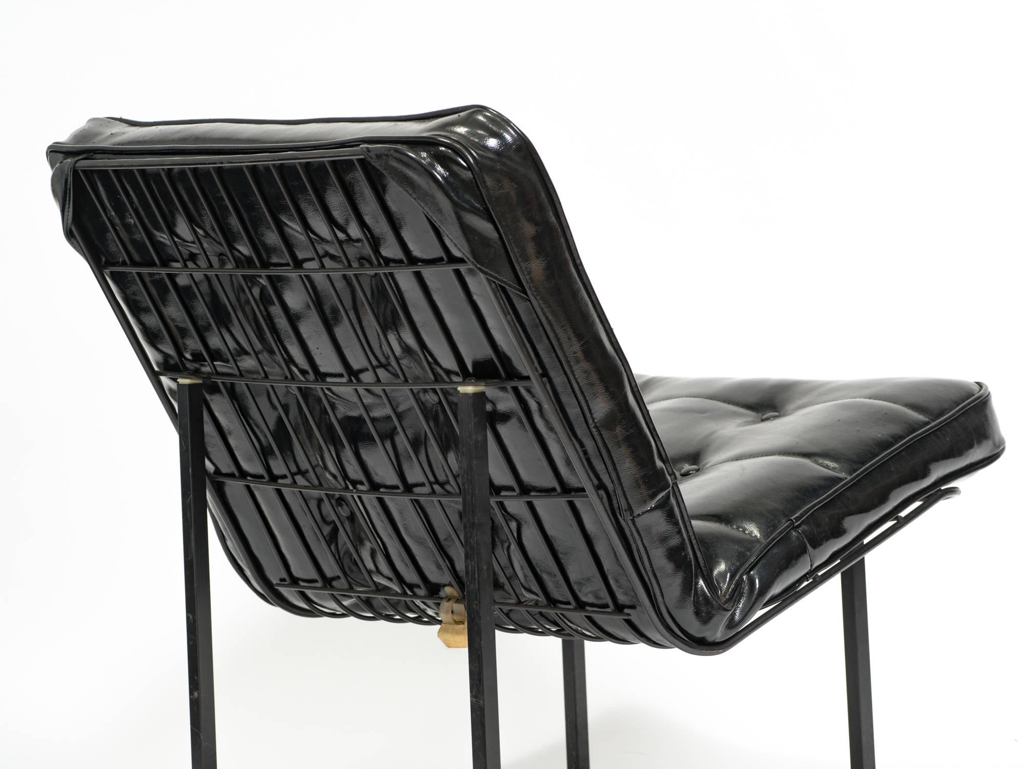 Pair of Homecrest Wire Lounge Chairs In Good Condition In Tarrytown, NY